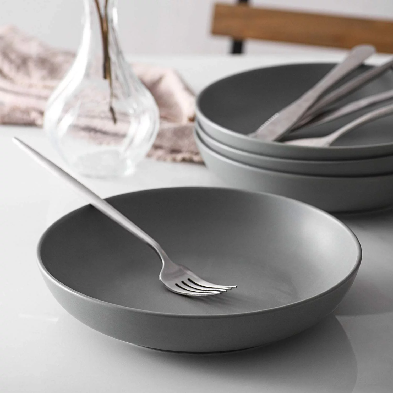 Y YHY Pasta Bowls Set of 6, Salad Serving Bowls Large, Ceramic Soup Bowls 30 Ounces, Grey Matte