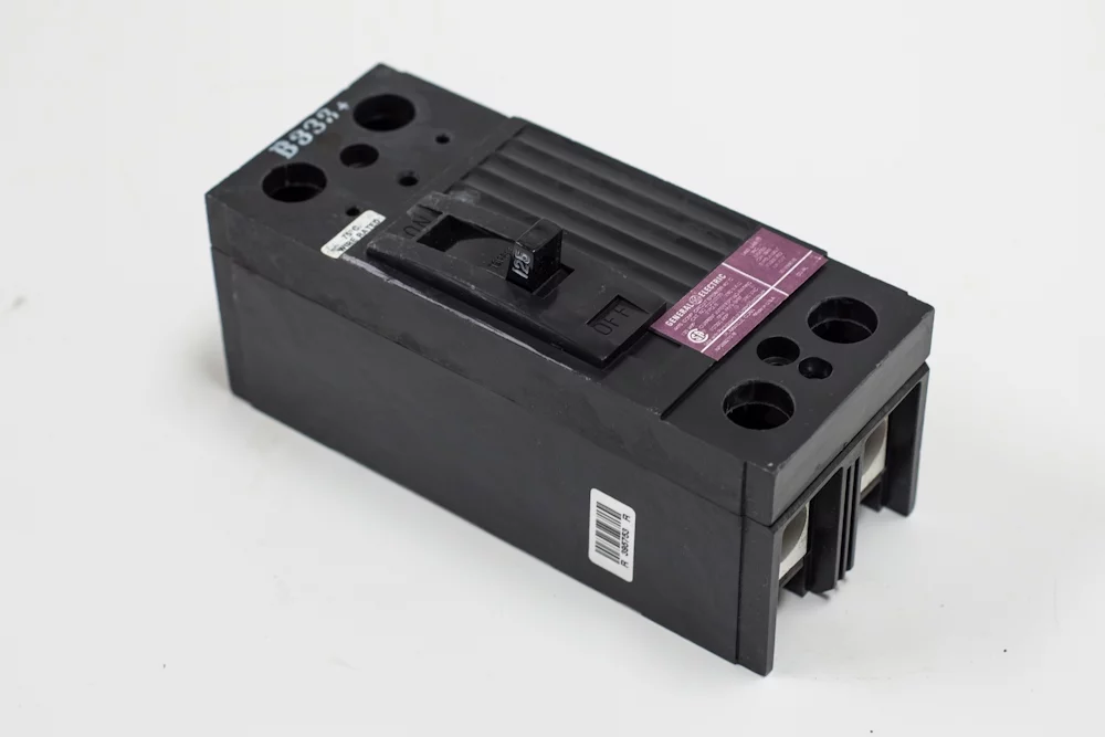 NEW General Electric TQD22200 WL Circuit Breaker