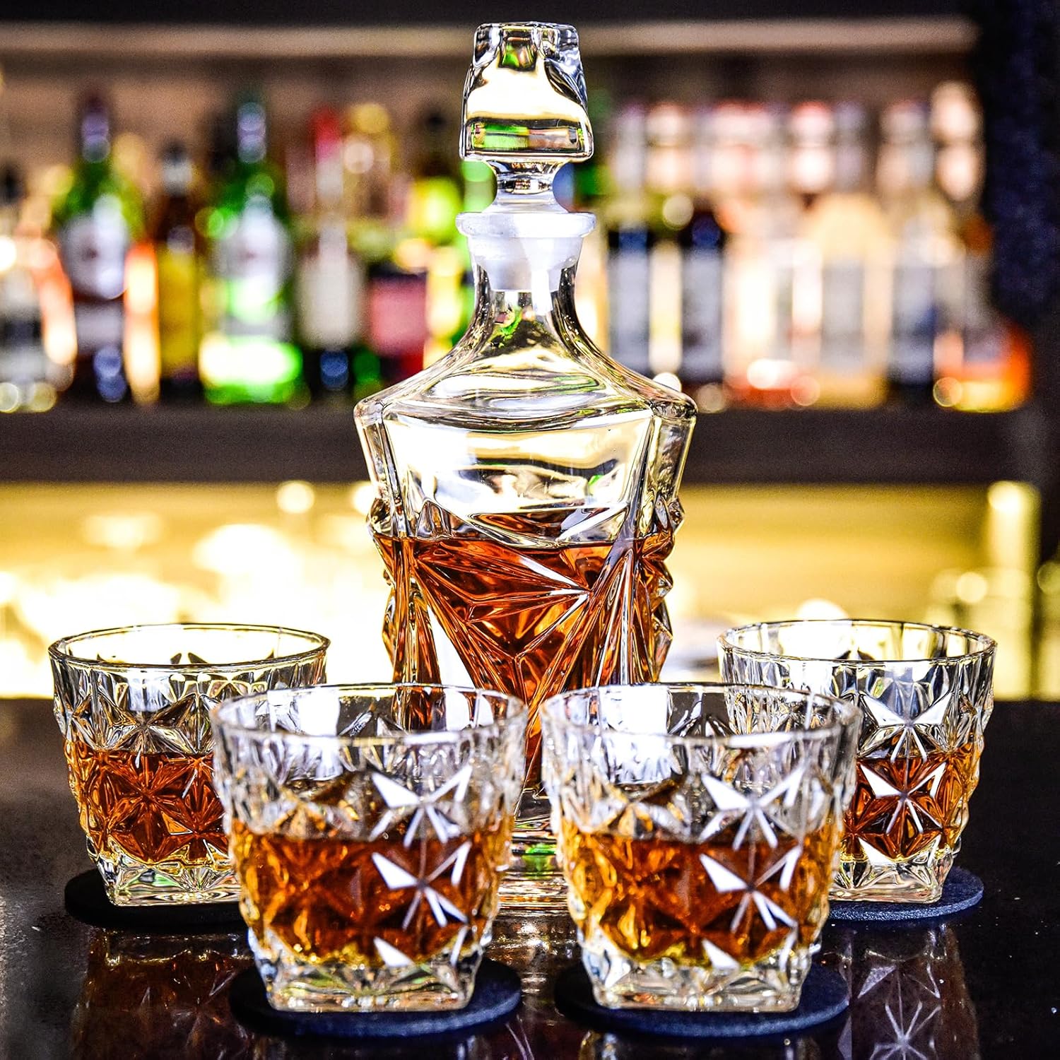 Whiskey Luxury Decanter Set with 4 glasses & Crystal Decanter in giftbox, Hand grinding Bottle stopper & Crystal whiskry Decanter for man, Rum, Tequila, Gin, or Bourbon - capacity 850ml