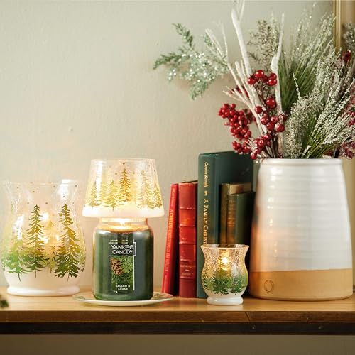 Yankee Candle Balsam & Cedar, Holiday Scented Candle, 22oz Large Jar with up to 150 Hour Burn Time, Giftable