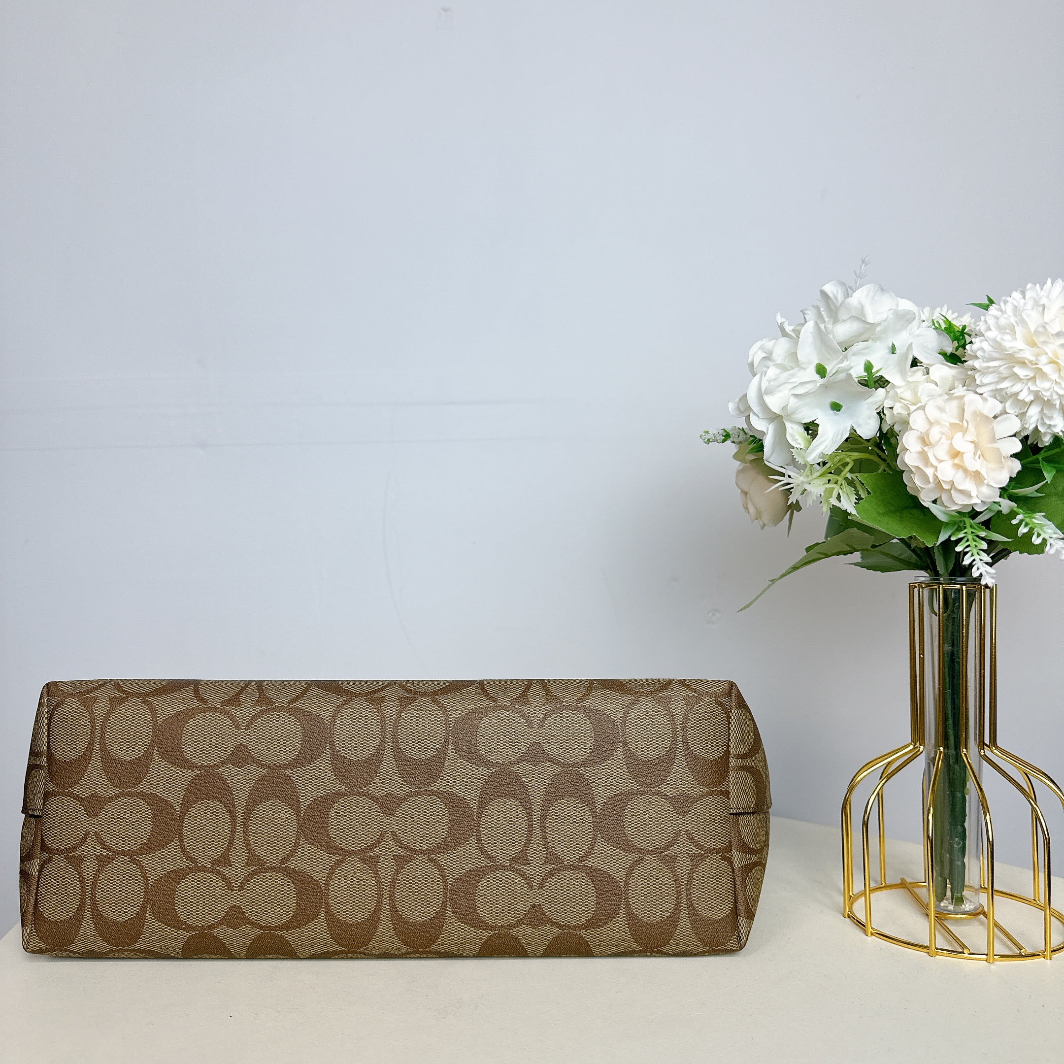 Coach Womens Outline Signature Zip Tote (Khaki Saddle2)