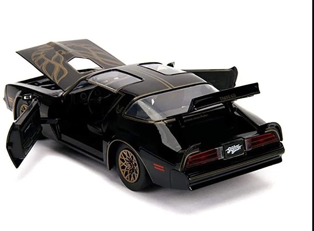 Smokey and The Bandit 1:24 1977 Pontiac Firebird Die-cast Car with Belt Buckle Coin Play Vehicles