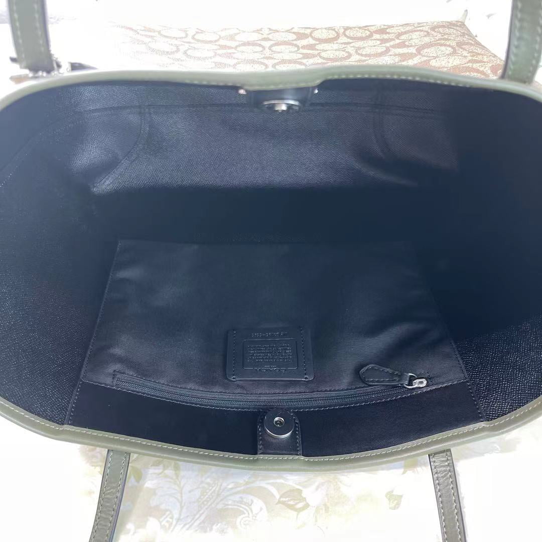 Coach 5696 City Tote In Signature Canvas Khaki/Surplus