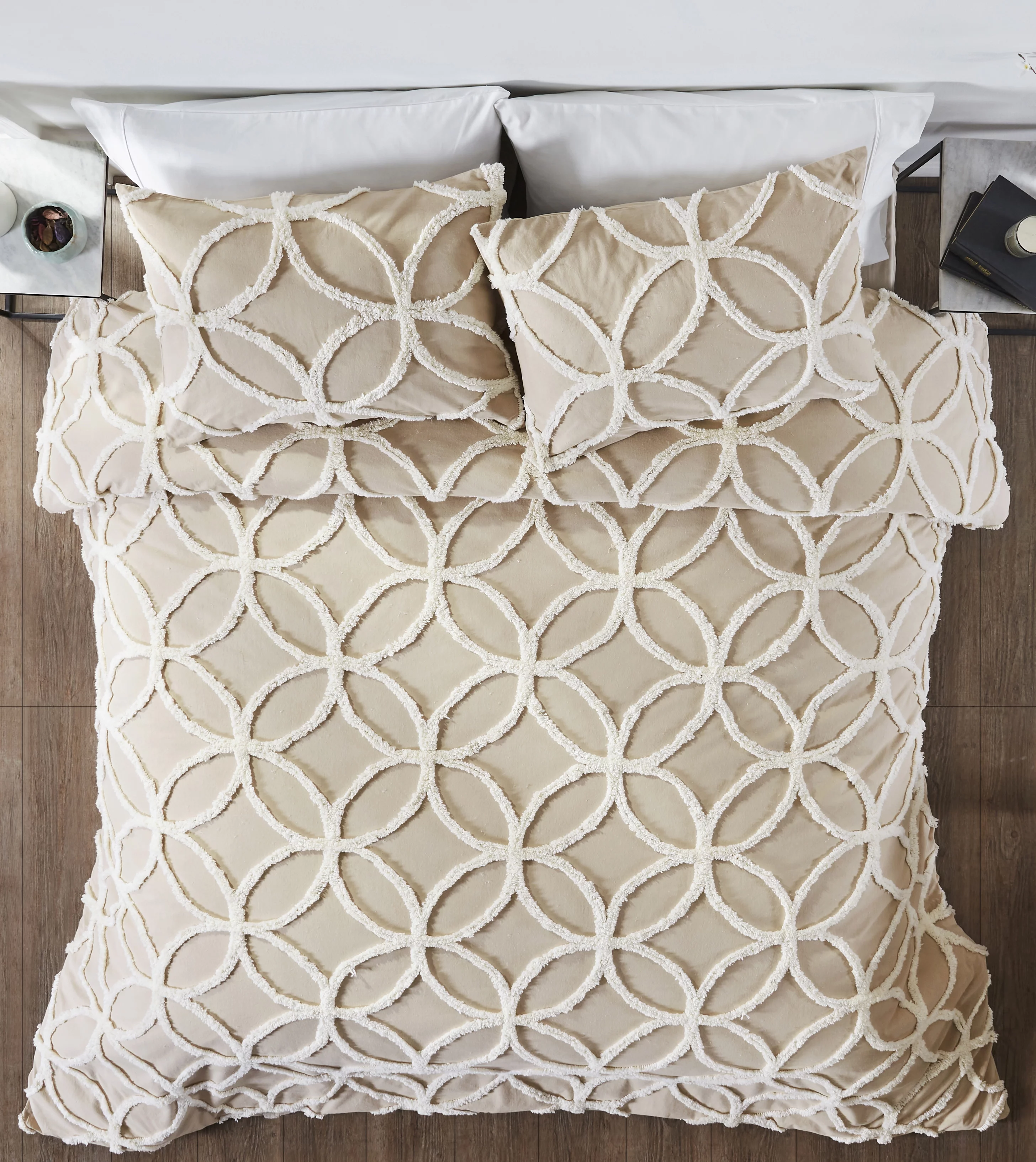 Better Trends Wedding Ring Two Tone 100% Cotton Tufted Chenille Comforter Set for All Ages