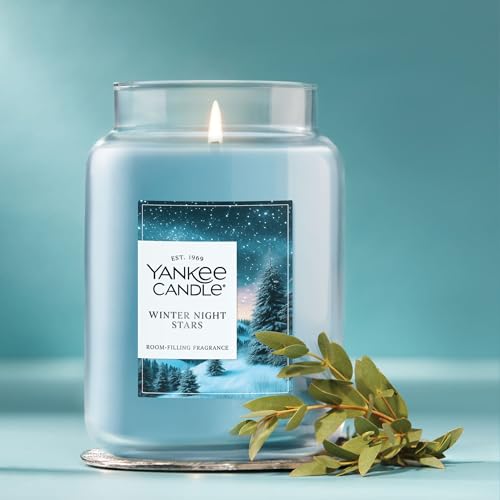 Yankee Candle Balsam & Cedar, Holiday Scented Candle, 22oz Large Jar with up to 150 Hour Burn Time, Giftable