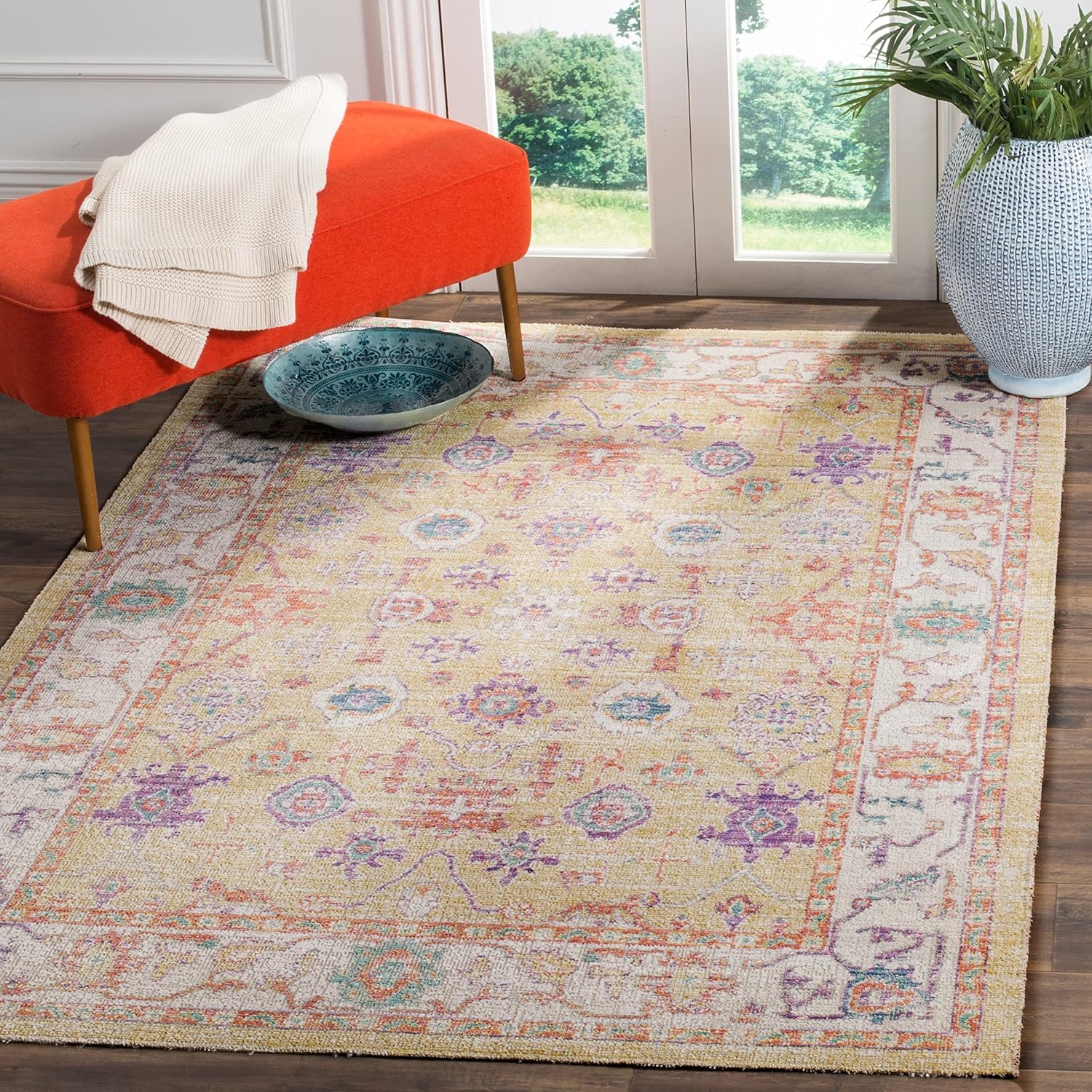 SAFAVIEH Windsor Collection Runner Rug - 3' x 8', Grey & Cream, Shabby Chic Boho Distressed Design, Non-Shedding & Easy Care, Ideal for High Traffic Areas in Living Room, Bedroom (WDS313G)