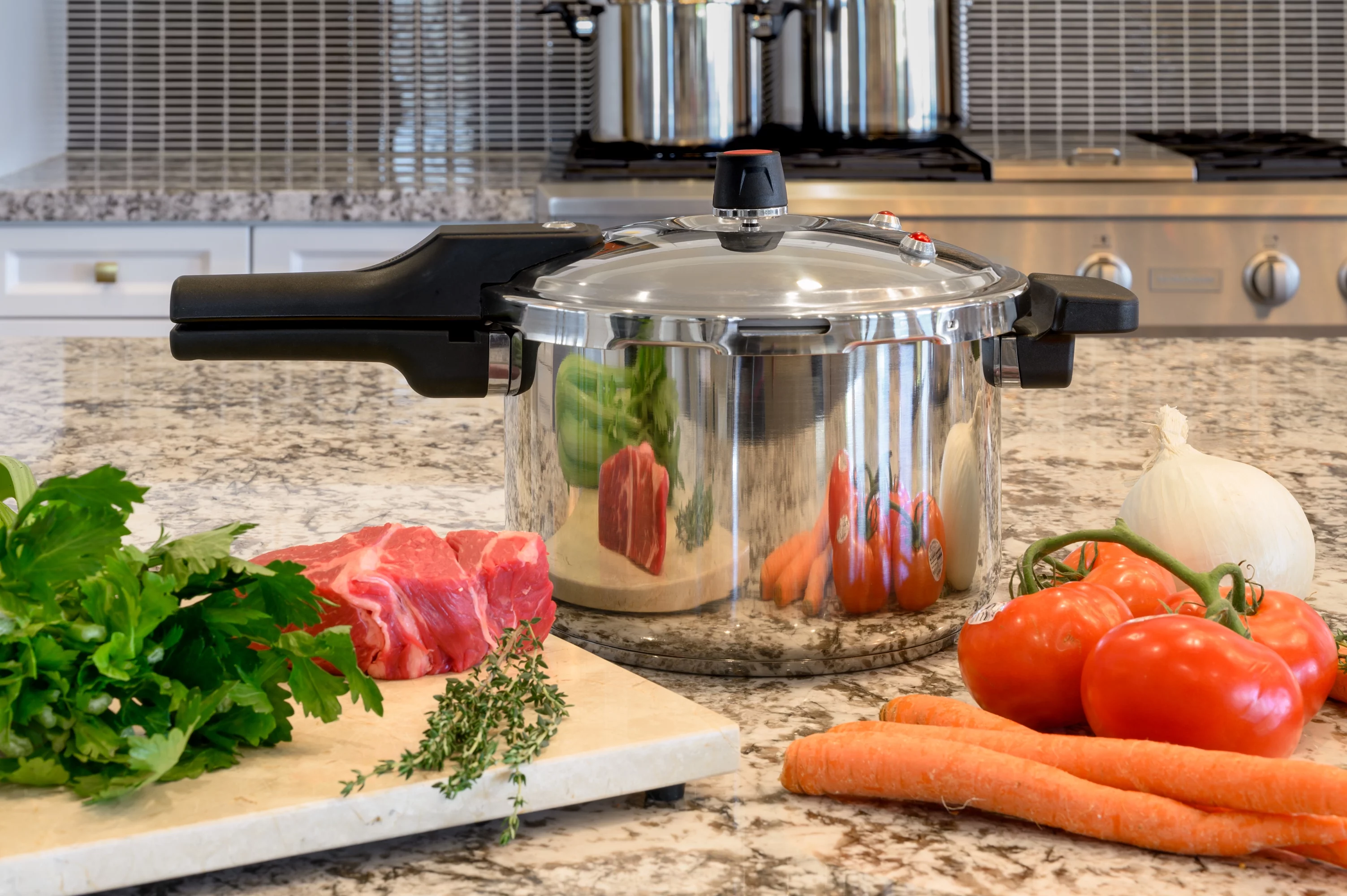 7.4 Quart Stainless Steel Pressure Cooker Stove Fast Cooker Stovetop Pot Pressure Regulator