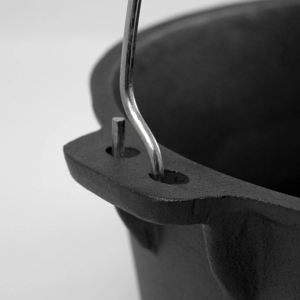 Cook Pro 6 qt. Round Cast Iron Dutch Oven in Black with Lid