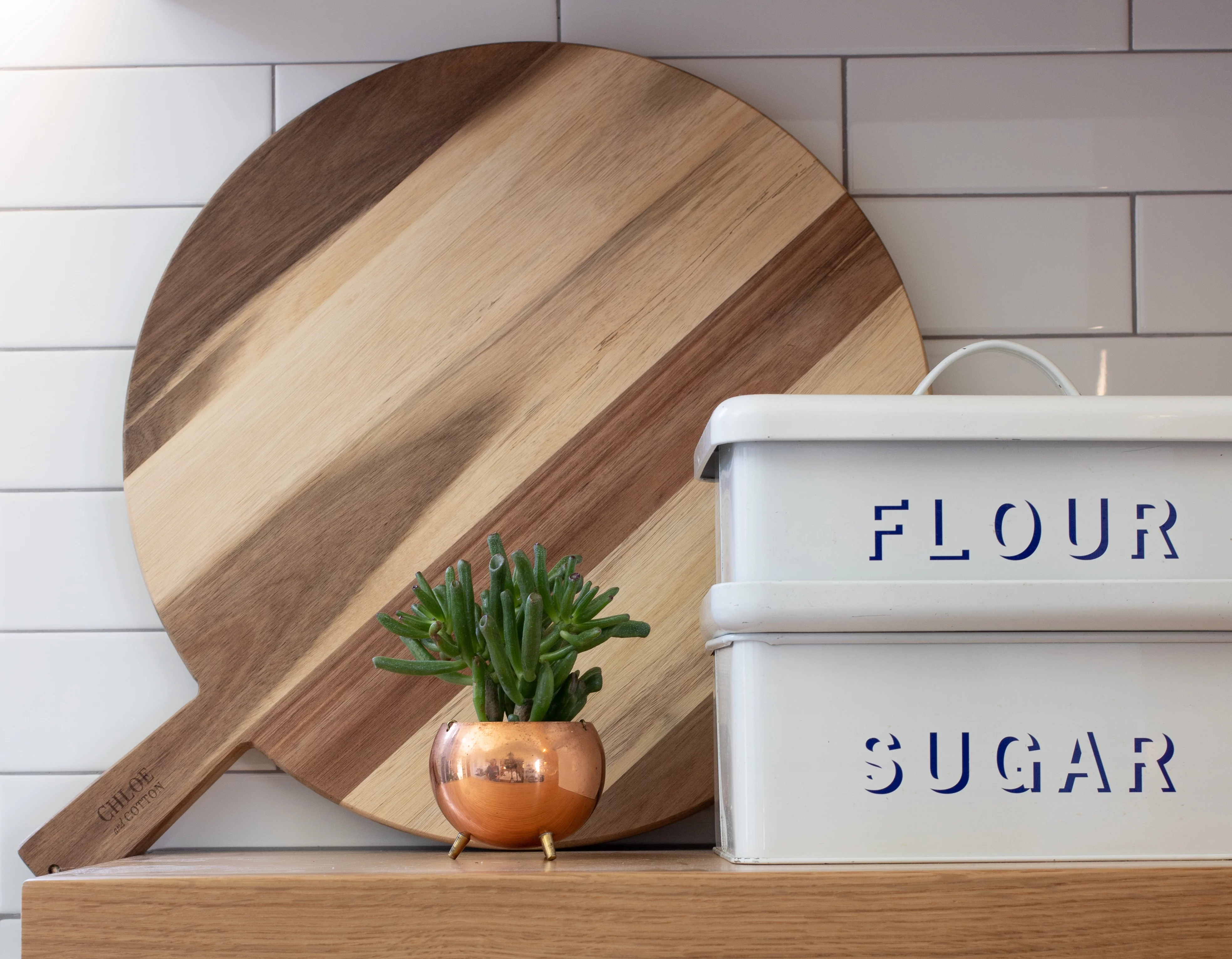 Chloe and Cotton Large Round Acacia Wood Bread Board 16