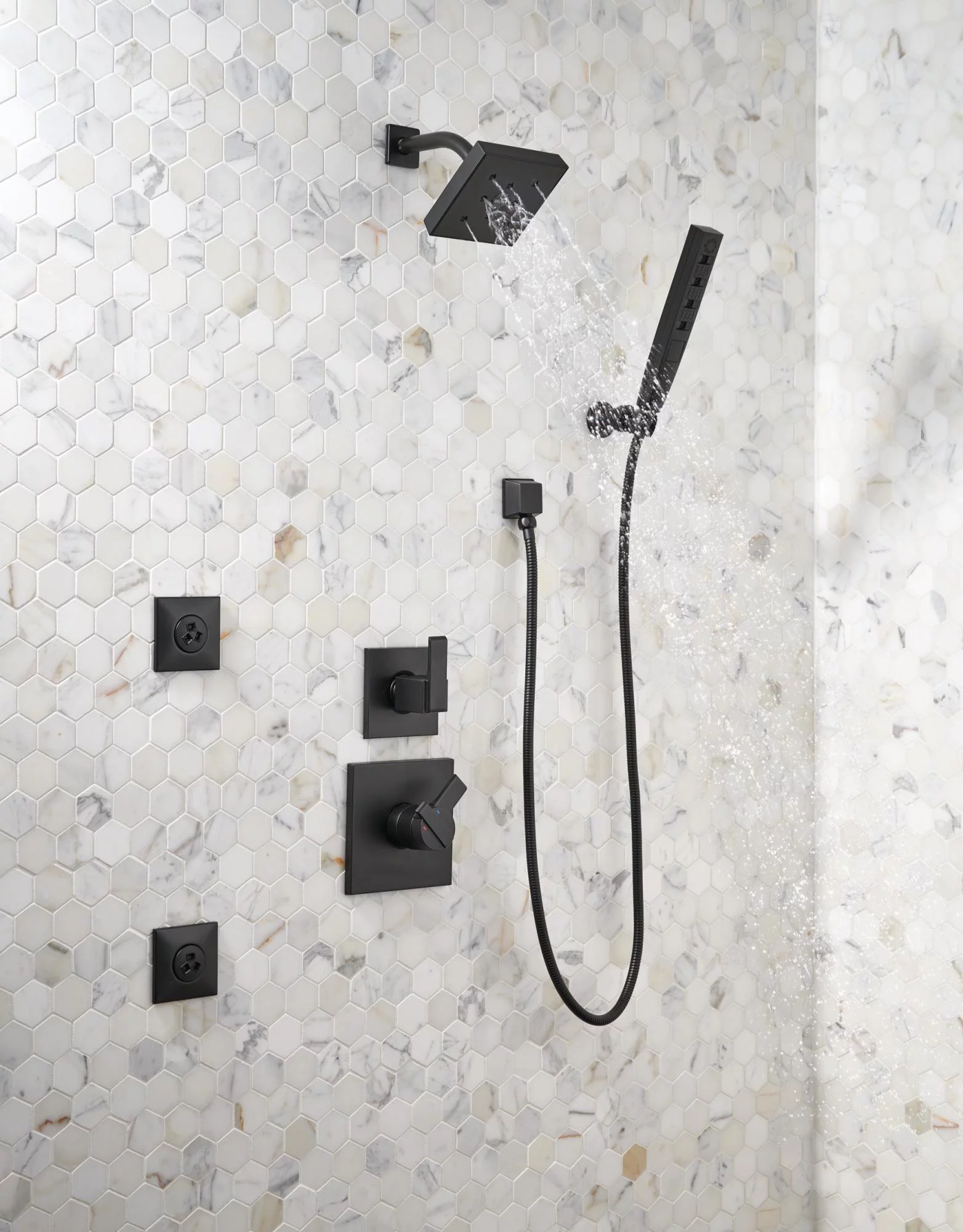 Delta 55140 Zura 1.75 GPM Multi Function Hand Shower Package - Black