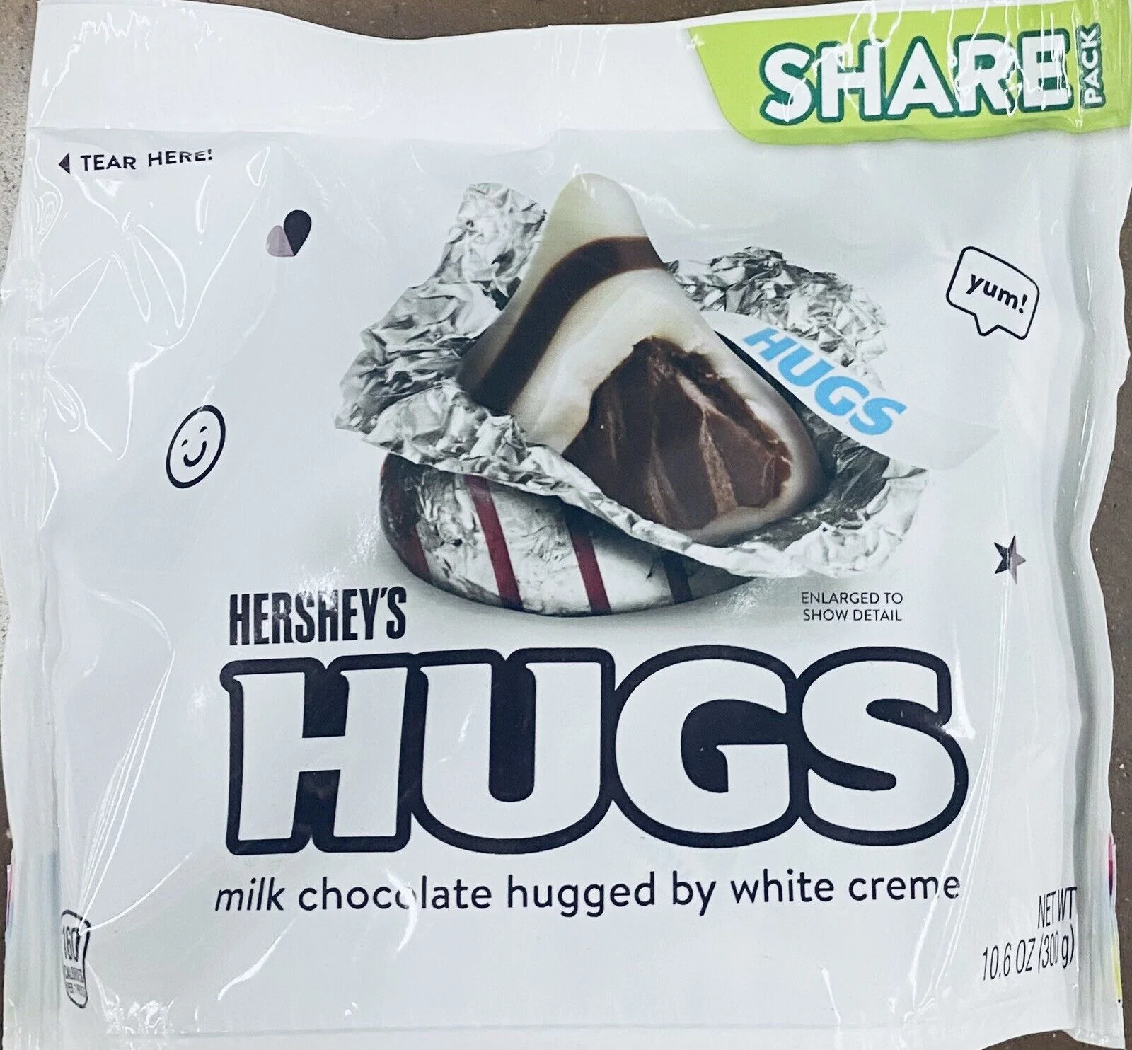 Hershey's HUGS Milk Chocolate Hugged by White Creme Candy SHARE PACK 10.6 Oz Bag