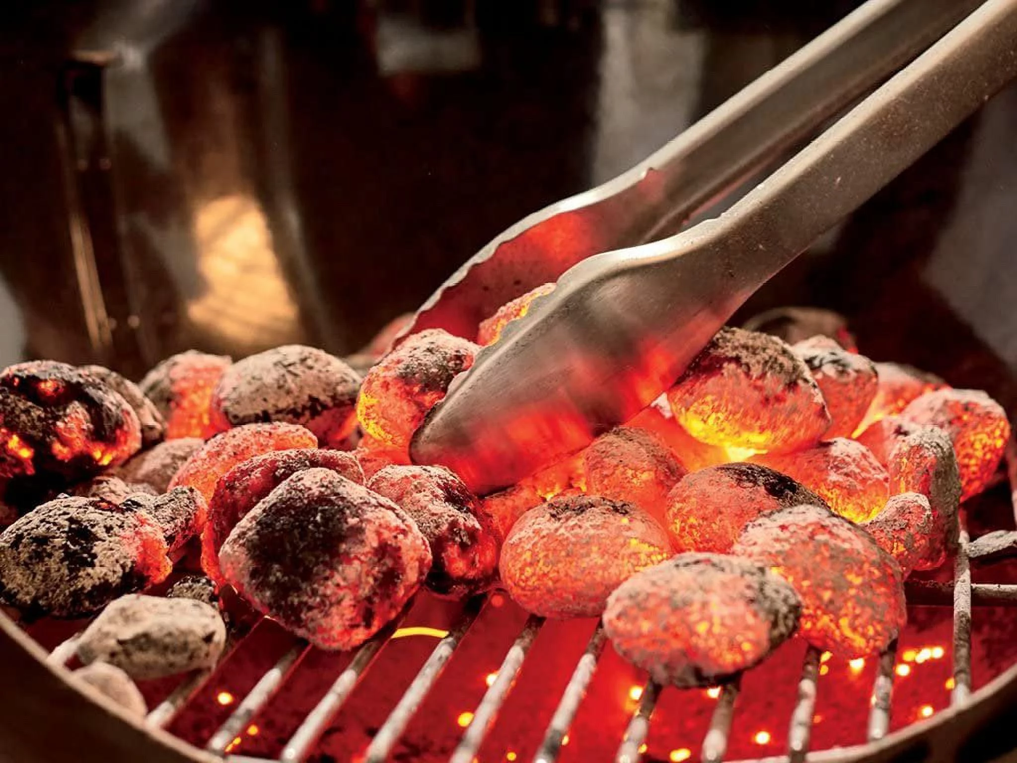 Weber 14501001 Master-Touch Charcoal Grill, 22-Inch, Black