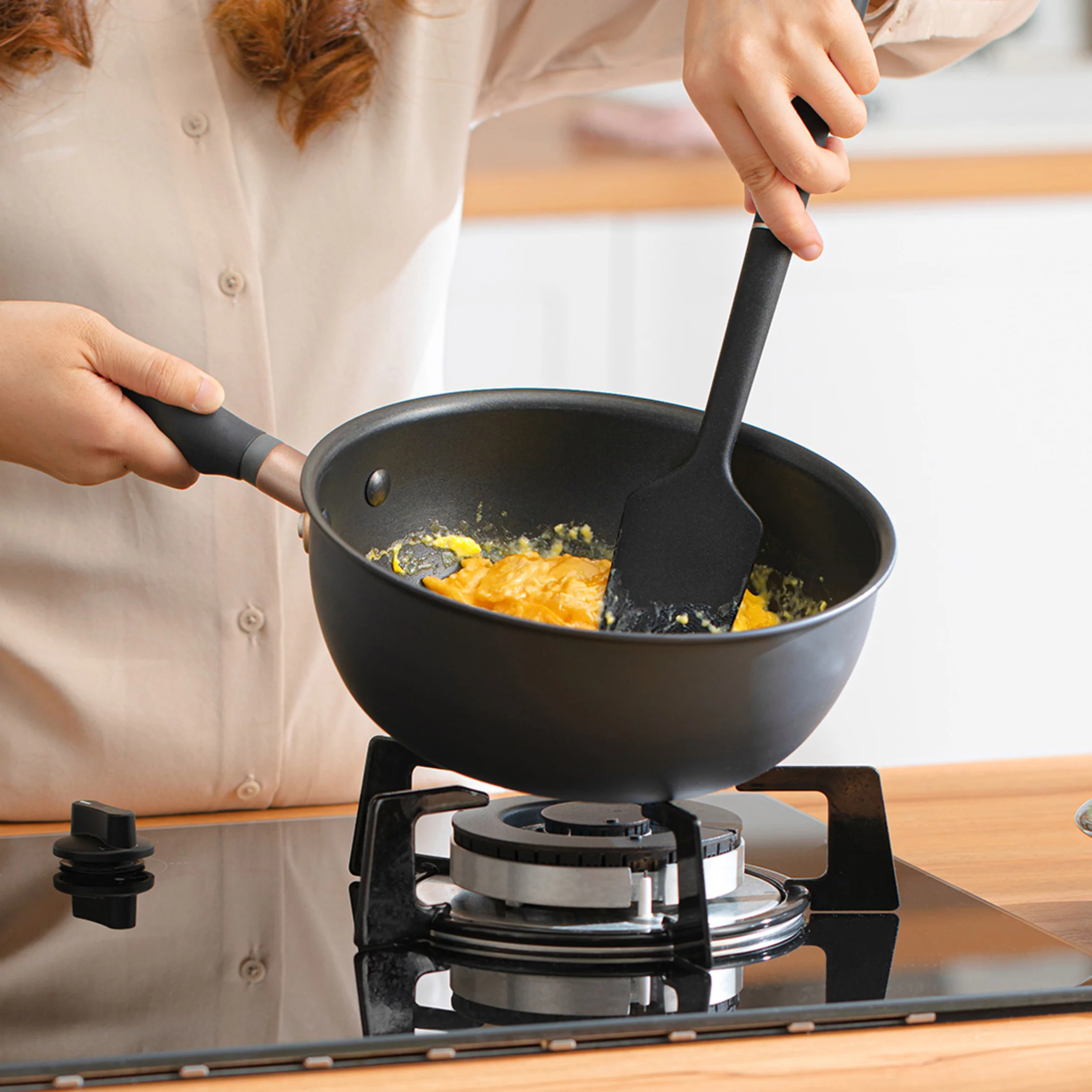 Meyer Accent Series Hard Anodized Nonstick Induction Saucier Sauce Pan, 3-Quart, Matte Black