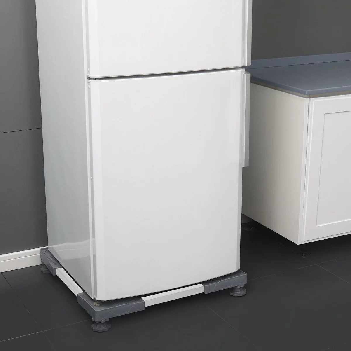 Adjustable Washing Machine and Dryer Stand with 4 Lifting Feet, 4 Swivel Casters with Brakes, 660 lb Capacity