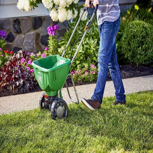 Scotts Turf Builder Pro EdgeGuard Deluxe Broadcast Spreader