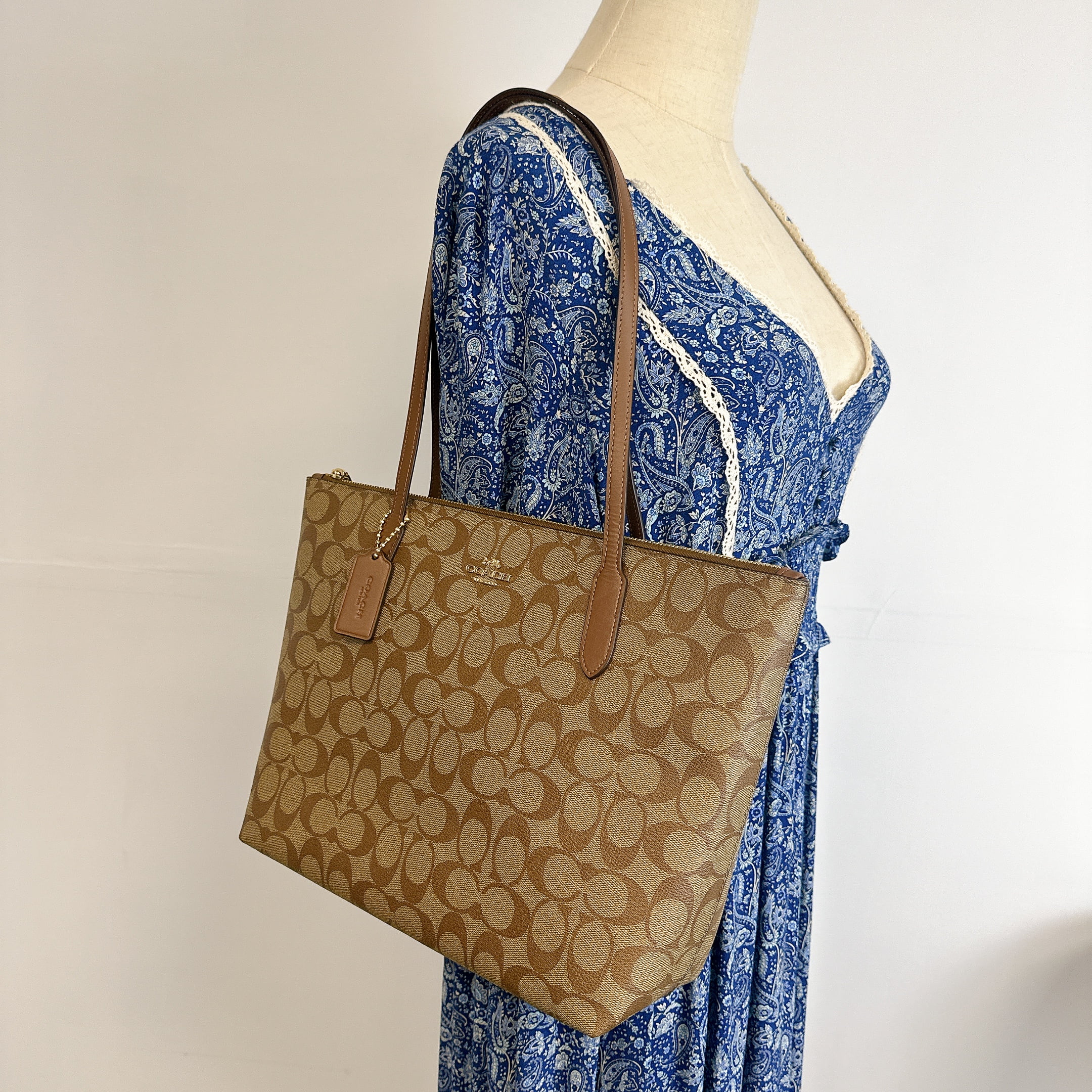 Coach Womens Outline Signature Zip Tote (Khaki Saddle2)