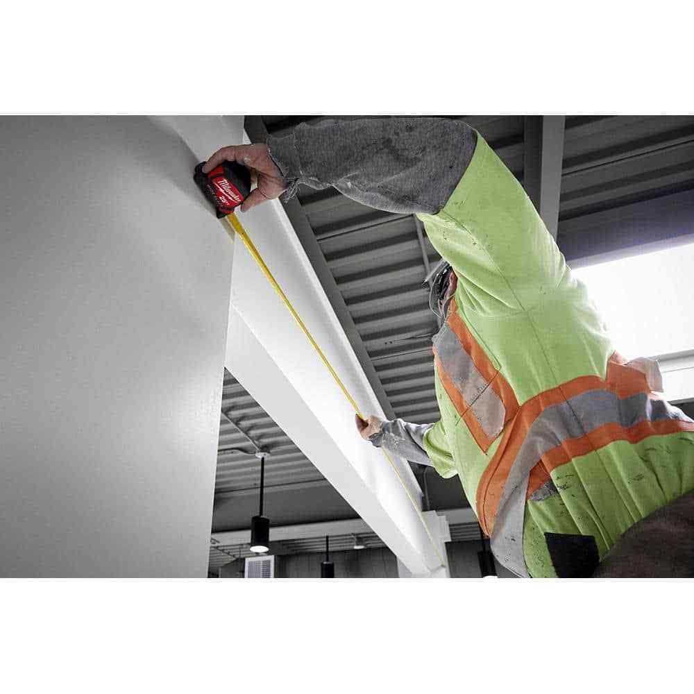 48-22-0240 Milwaukee 40′ Wide Blade Tape Measure