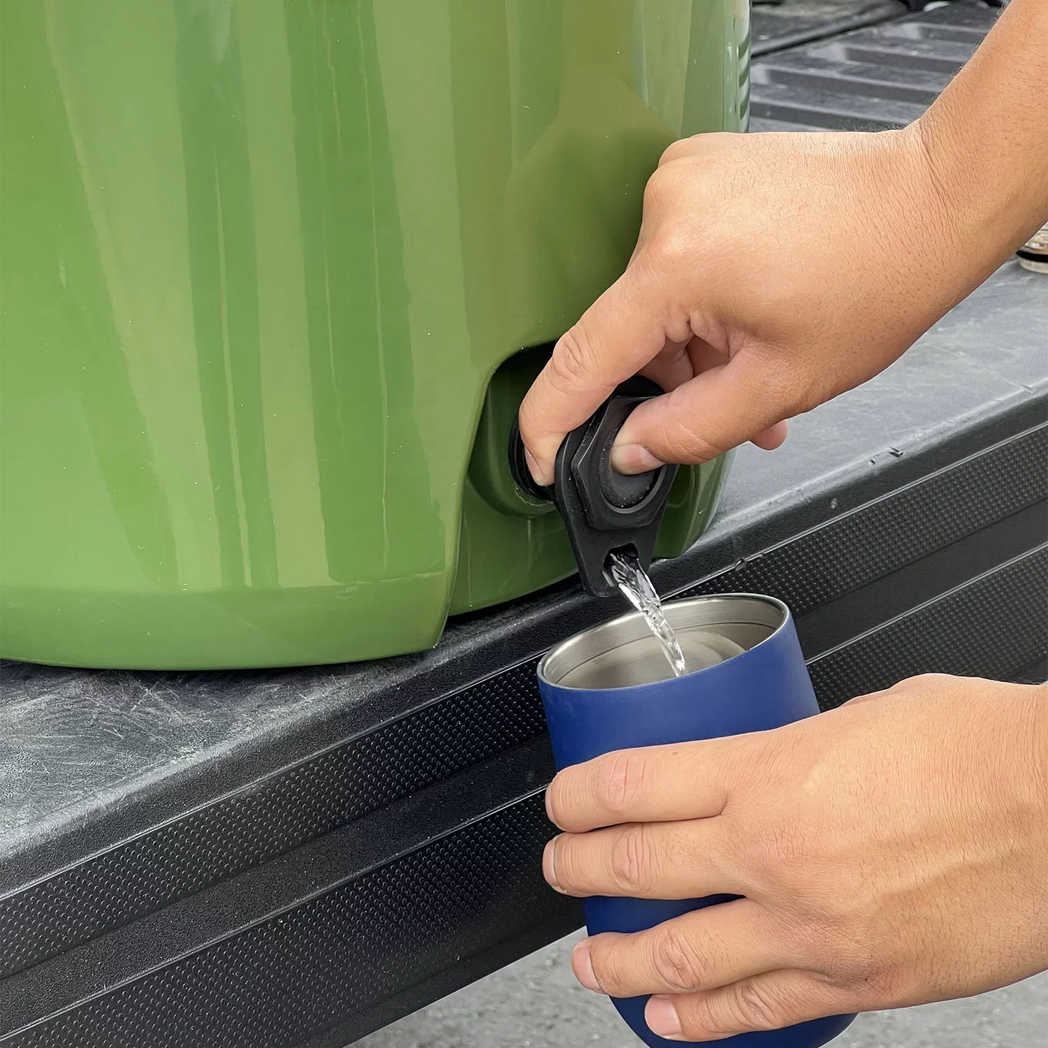 Xspec  5 Gallon Rotomolded Water Beverage Cooler Water Jug and Dispenser, High