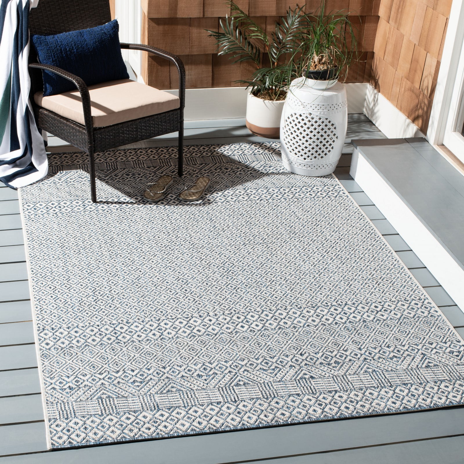 SAFAVIEH Courtyard Evander Geometric Diamonds Indoor/Outdoor Area Rug, 5'3