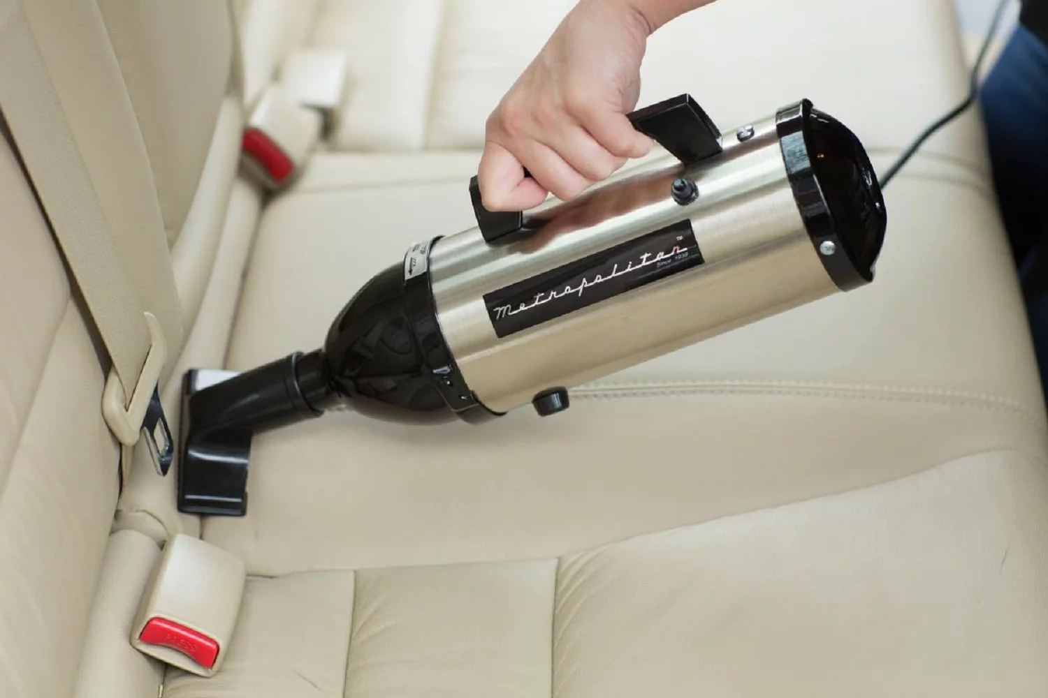 12-Volt Evolution Hand Vac with Hose and Strap