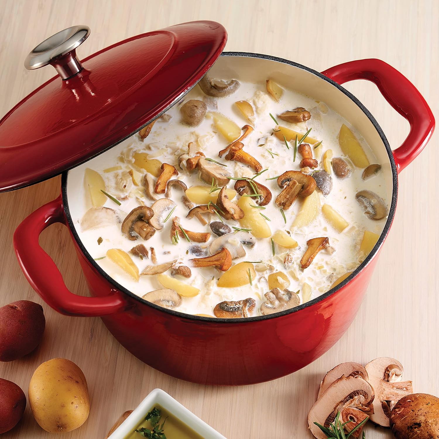 Tramontina Covered Round Dutch Oven Enameled Cast Iron 3.5-Quart, Gradated Red, 80131/046DS