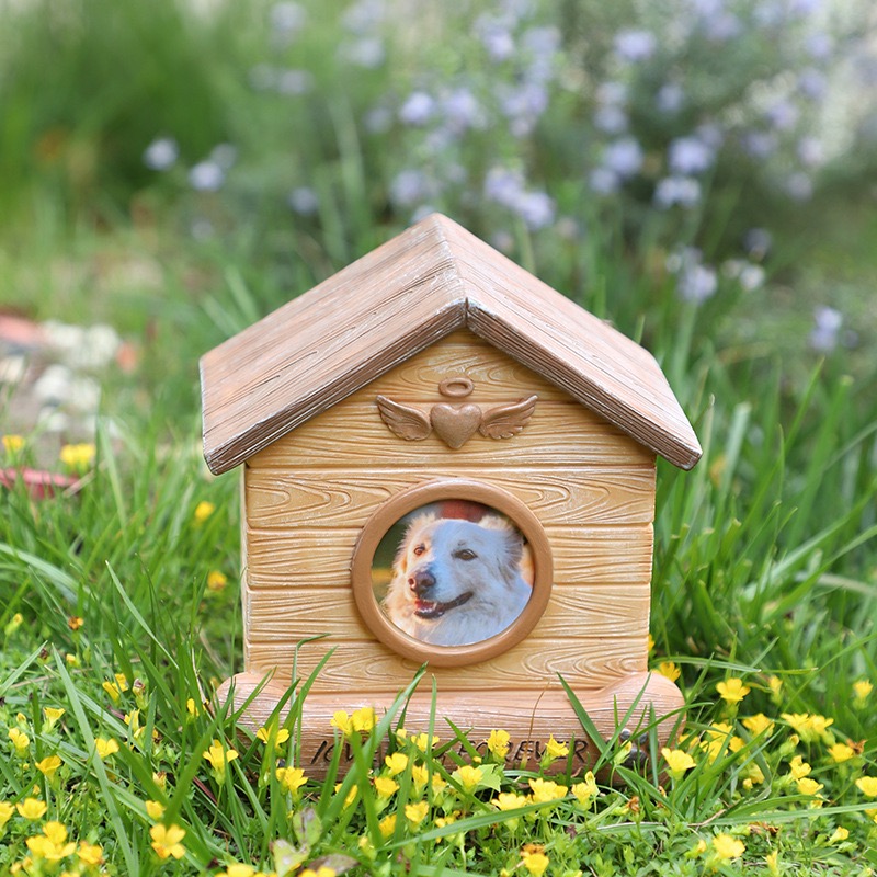 Pet Memorial House