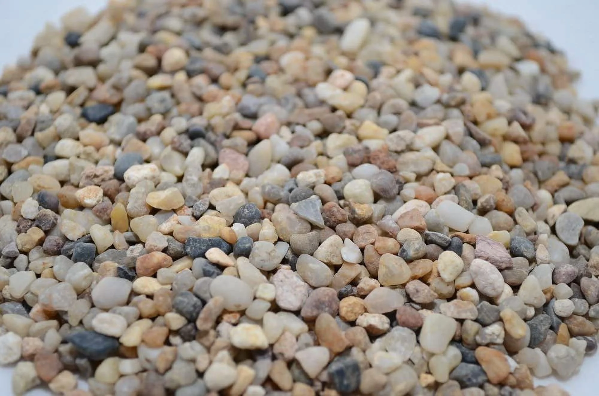 cnz aquarium natural river gravel (10-pound)