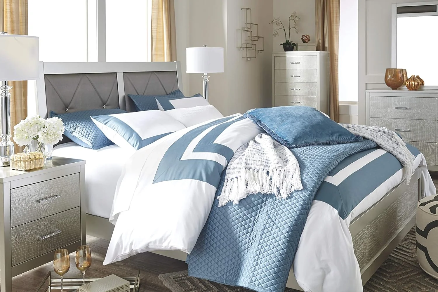 YZboomLife Olivet Glam 2 Drawer Nightstand with Faux Shagreen Drawer Fronts  Silver