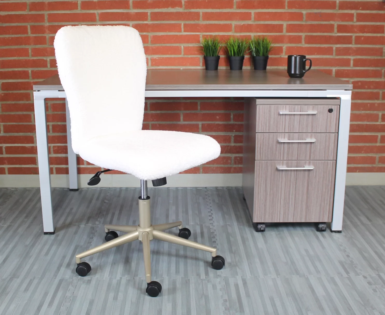 Boss Office & Home The EX-traordinary Adjustable Desk Chair, Furry Faux Fur Cream