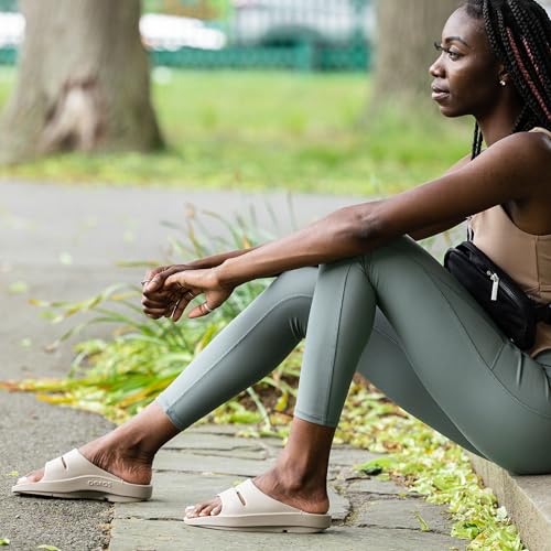 OOFOS Unisex-Adult Ooahh Slide Slipper