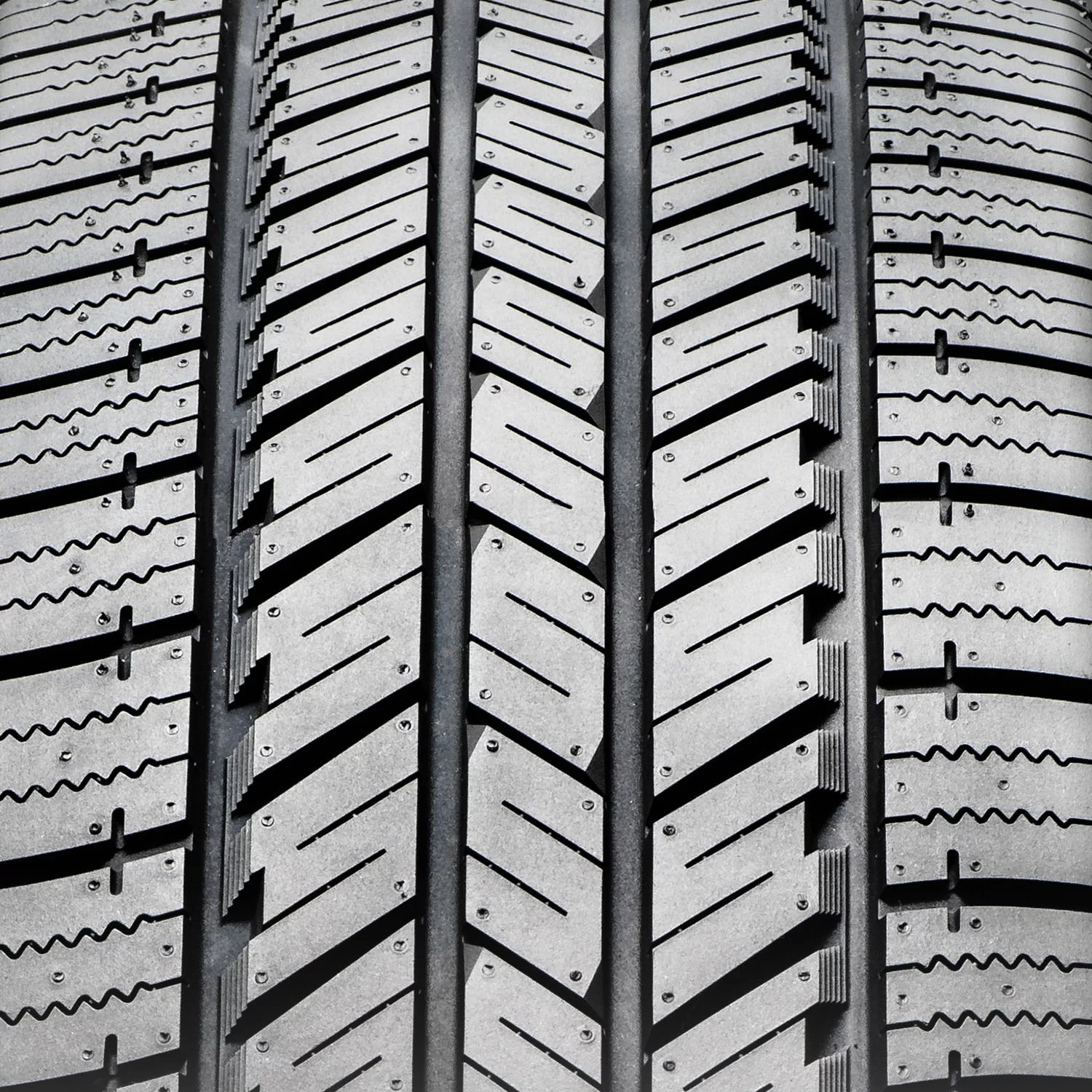 Set of 4 BlackHawk Hiscend-H HT01 235/75R15 105S Tires Fits: 1995-99 Chevrolet Tahoe LT, 1999 Chevrolet Silverado 1500 Base