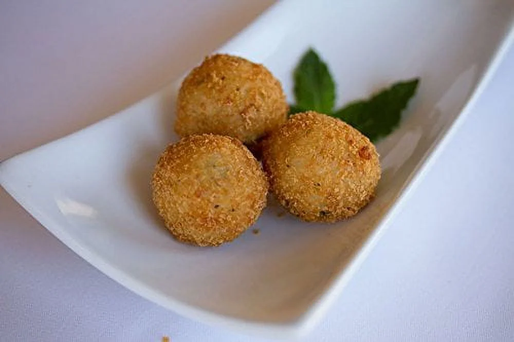Order Wholesale Arancini With Gouda Rices For Party - Vegetarian Gourmet Frozen Appetizers (Set Of 4 Trays)