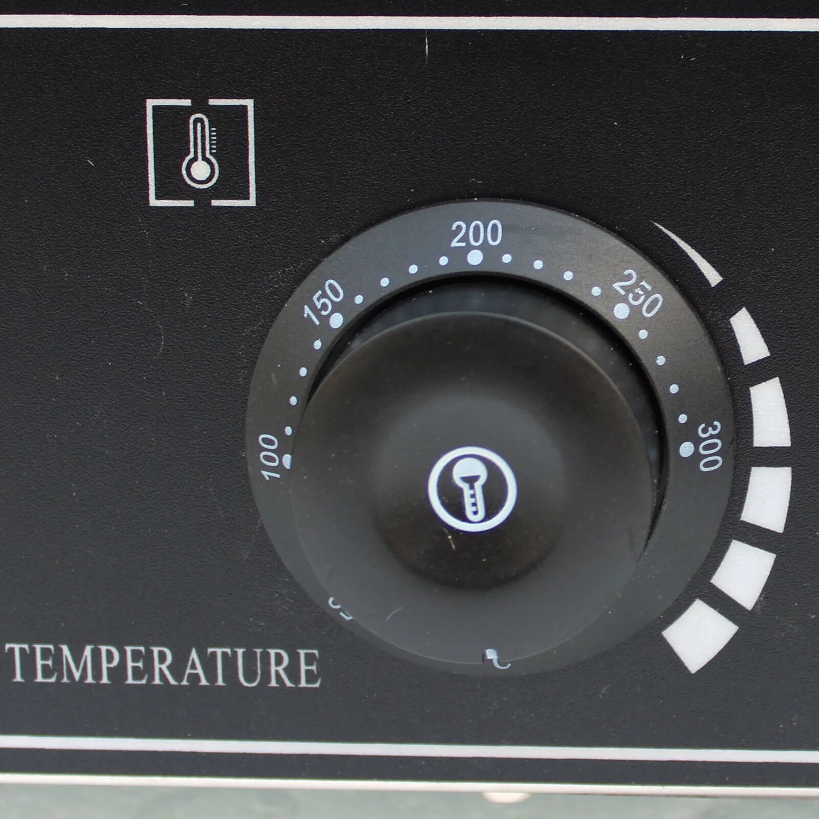 Commercial Sandwich Machine Adjustable Temperature Automatic Edge-sealing Design