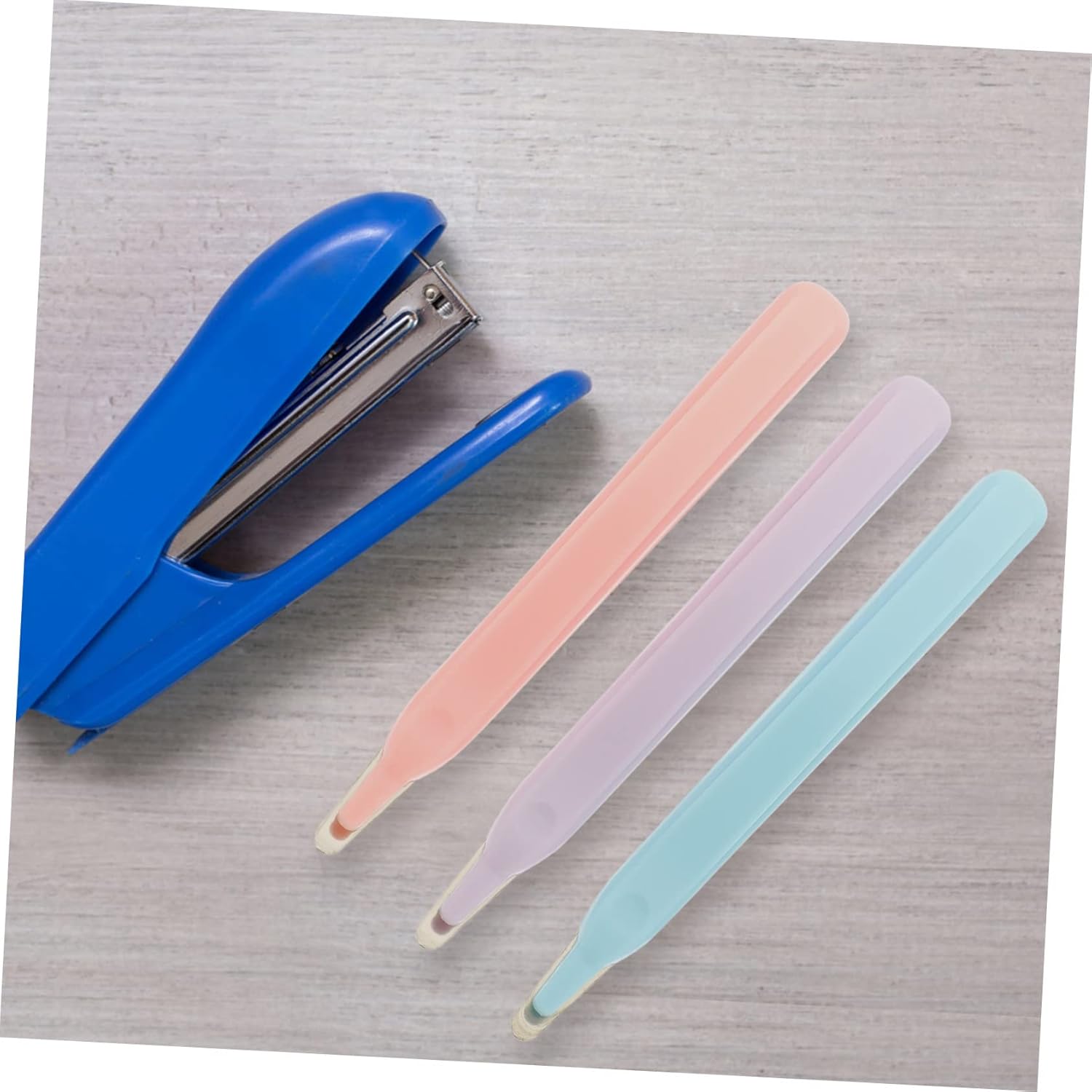 3pcs Magnetic Nail Remover Pro Tools Heavy Duty Stapler Nails Tools Staple Puller Stick Staple Puller Tool Office Staple Remover Handheld Staple Puller Useful Staple Puller Desk