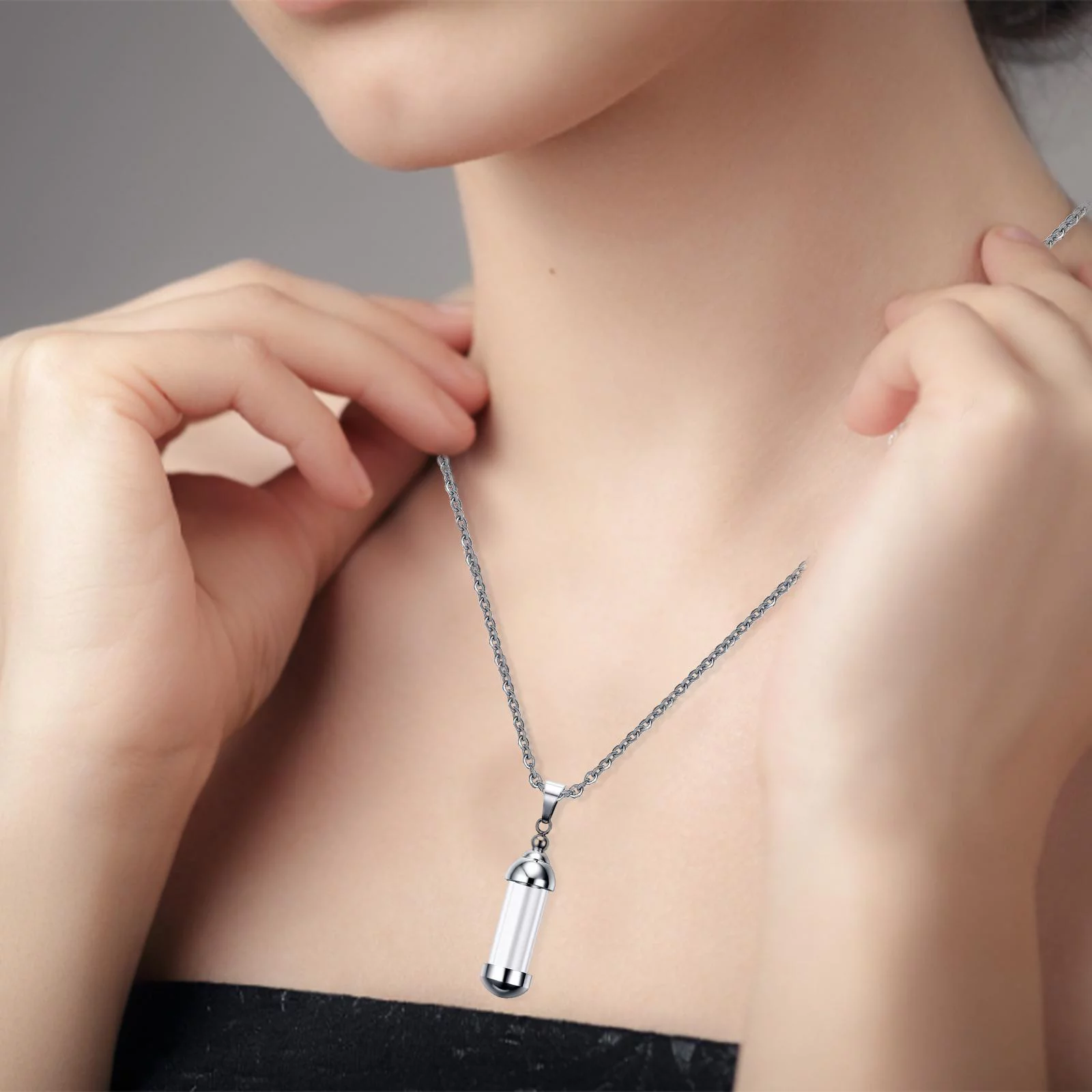 10Pieces Glass Vial Pendant Necklace Openable Urn Chain Clear Keepsake Ash Tube