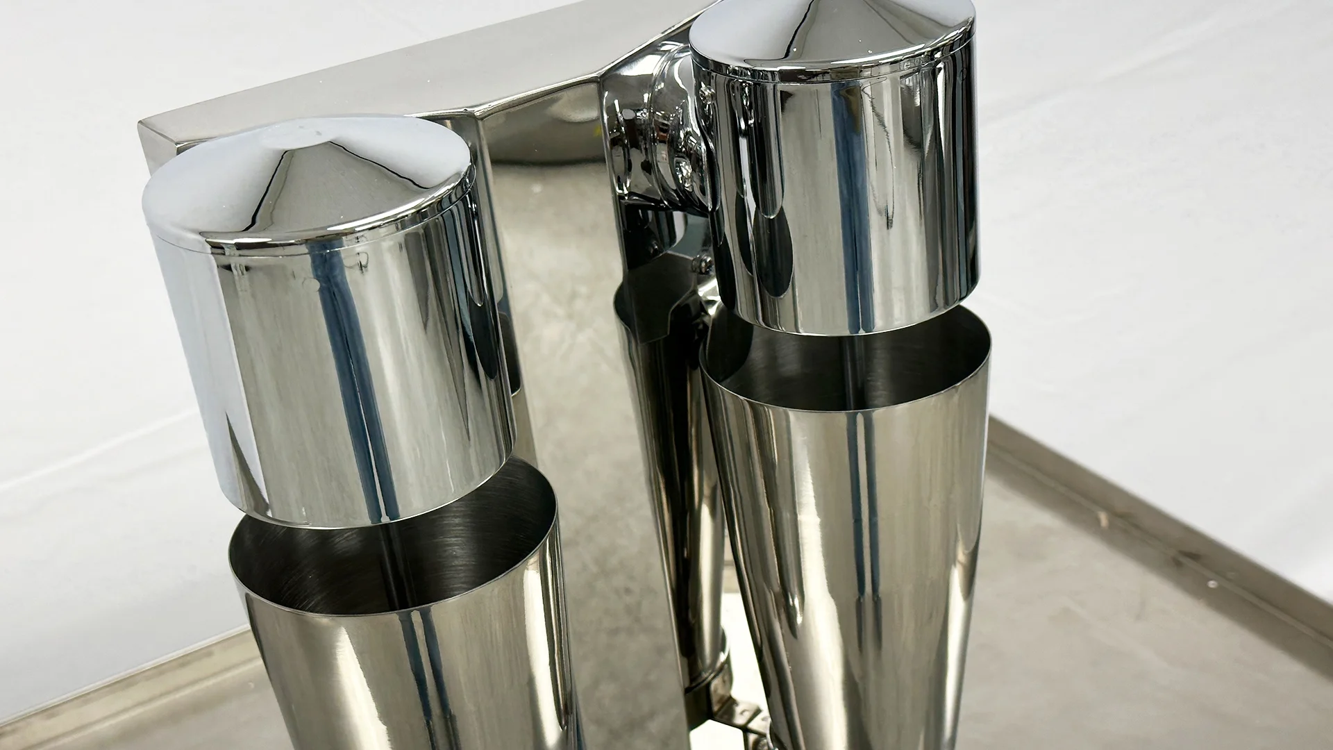 Commercial Stainless Steel Milk Shake Machine Double Head Drink Mixer EMS-2 110V