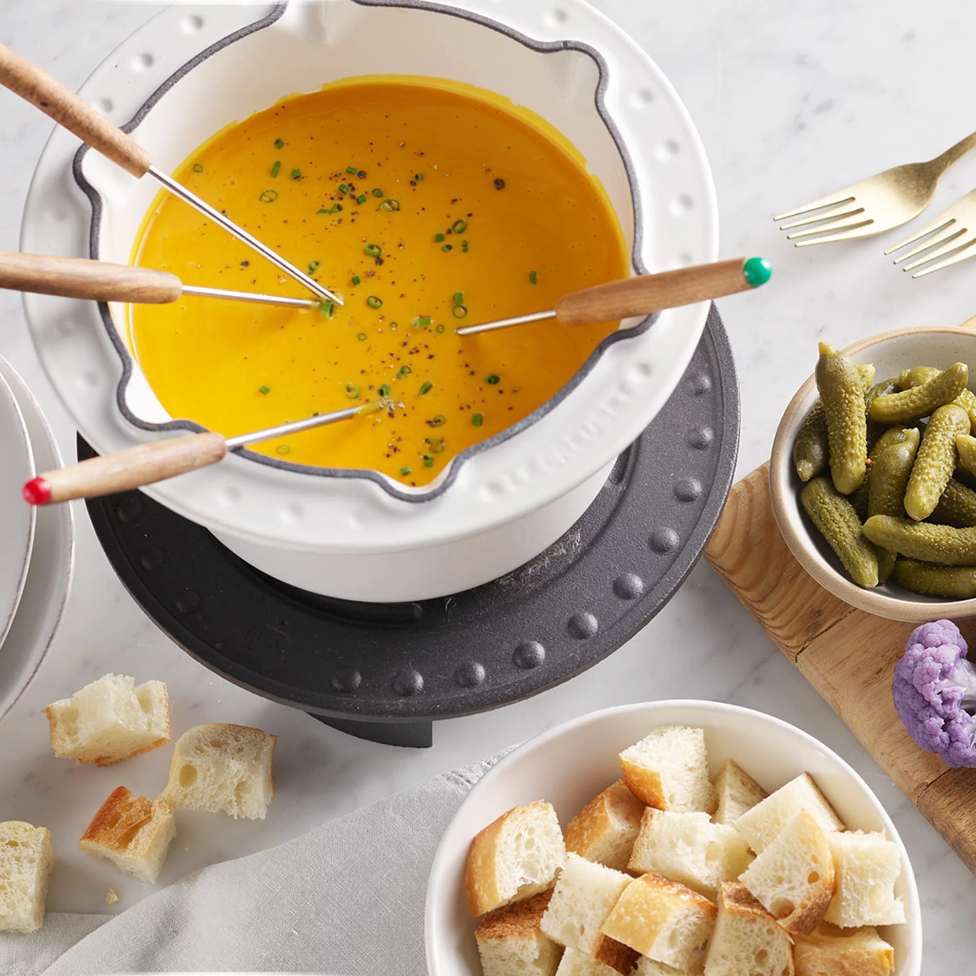 Daiya Vegan Alfredo Sauce, Dairy Free Vegan Cheese Sauce, Fettuccine Alfredo Pasta Sauce (Pack of 8)