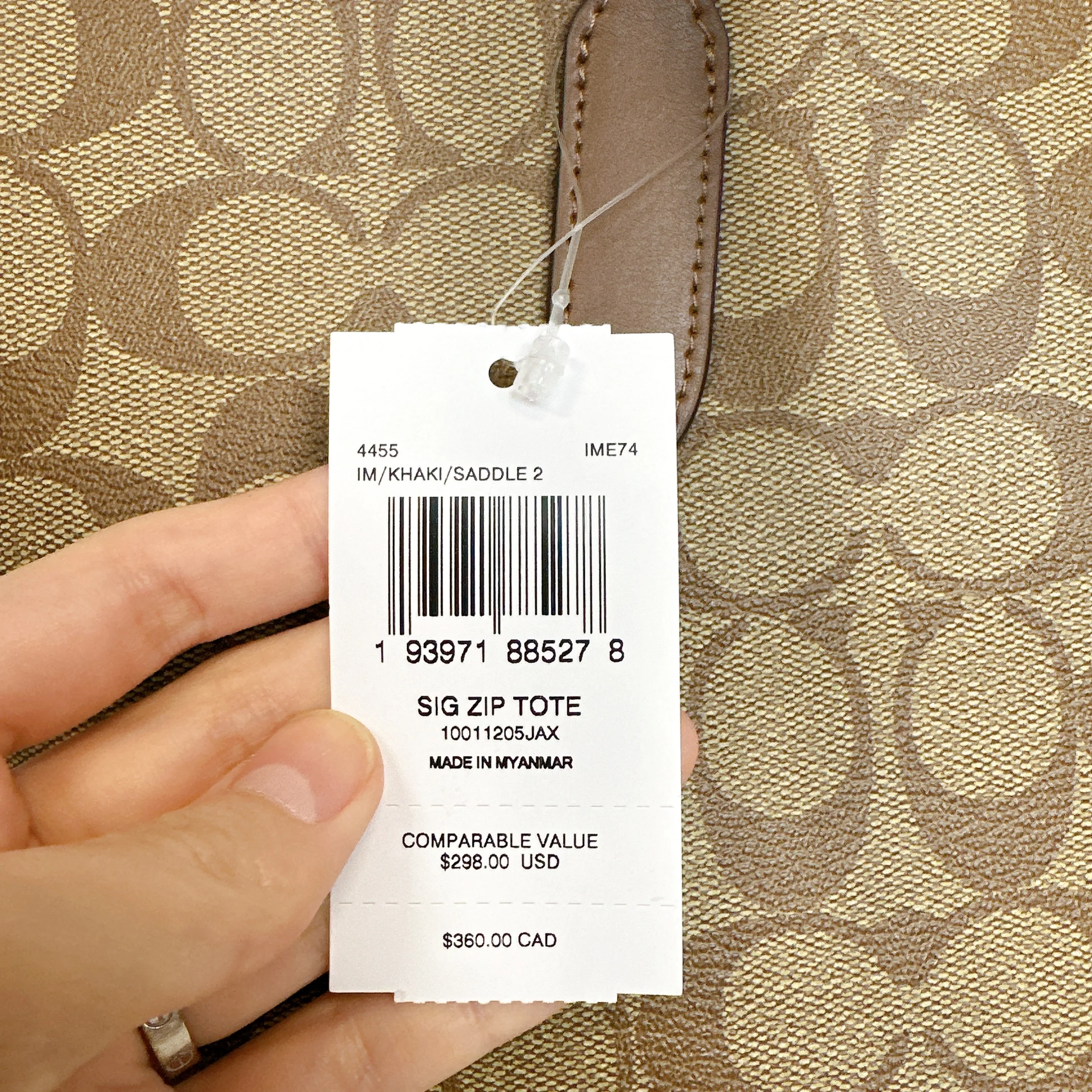 Coach Womens Outline Signature Zip Tote (Khaki Saddle2)