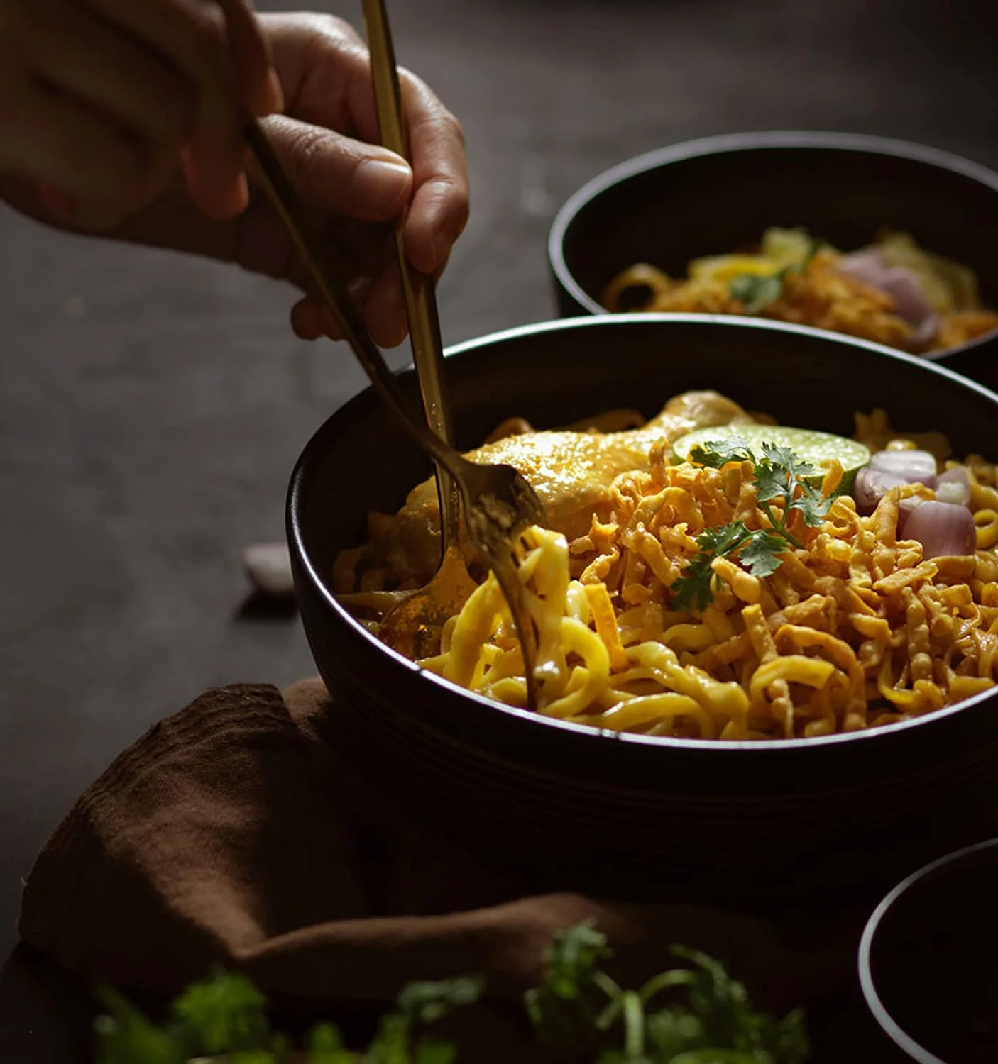 Bruntmor Matte Black Bowls Set Of 6 - 24 Oz Ceramic Serving Plates & Porcelain Skillet