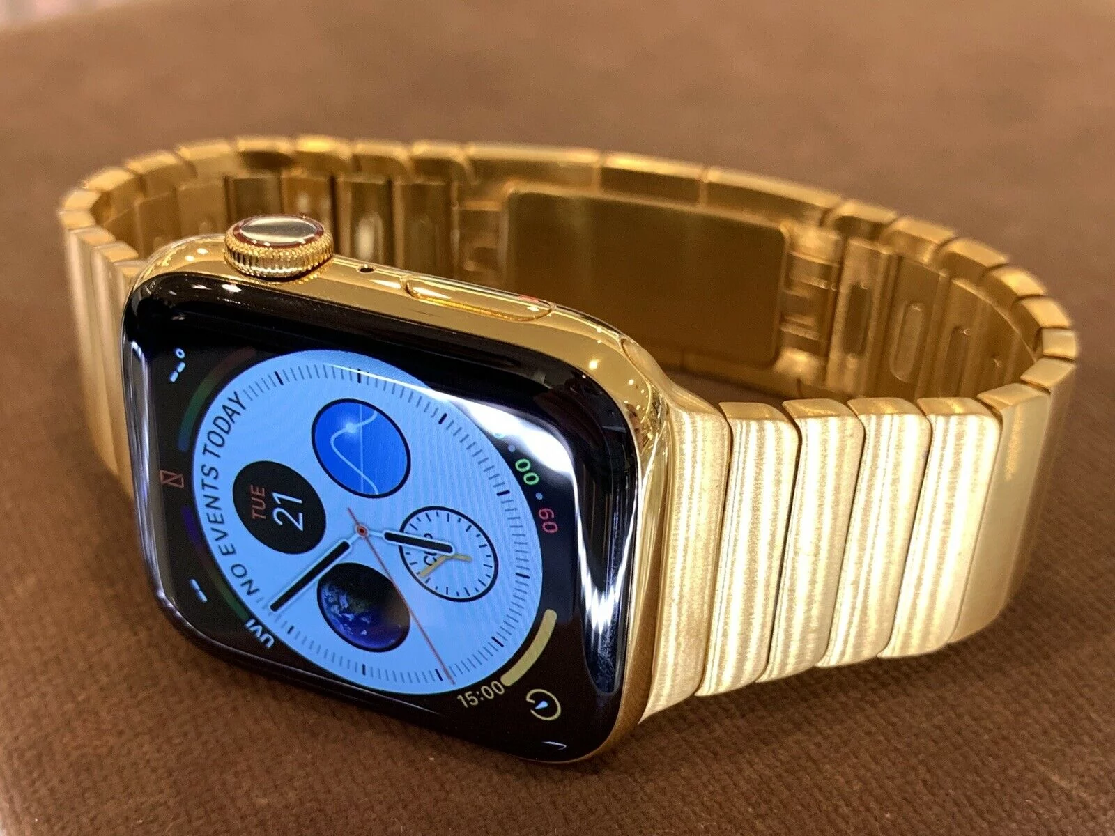 Custom 24K Gold Plated 44mm iWatch Series 5 Stainless Steel with Gold Plated Link Band GPS LTE Always On Screen eCompass