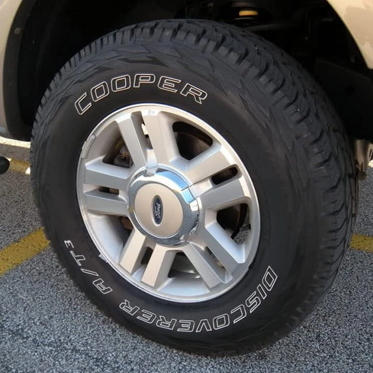 Cooper Discoverer A/T3 245/75R16 111 T Tire