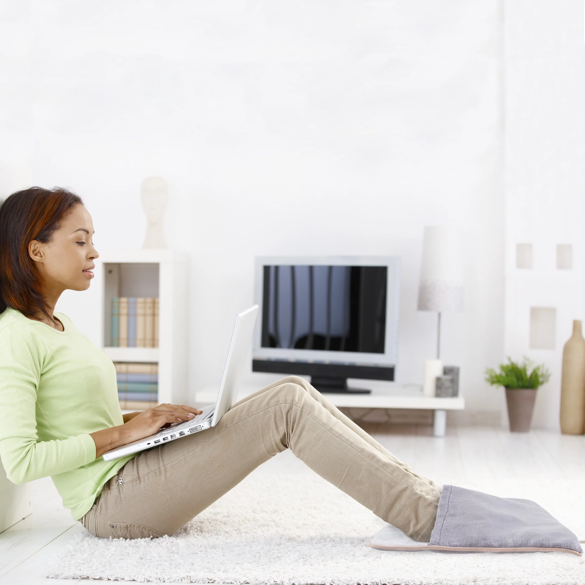 Bluestone Electric Foot Warmer with 3 Heat Settings and Auto Shut-Off, Gray