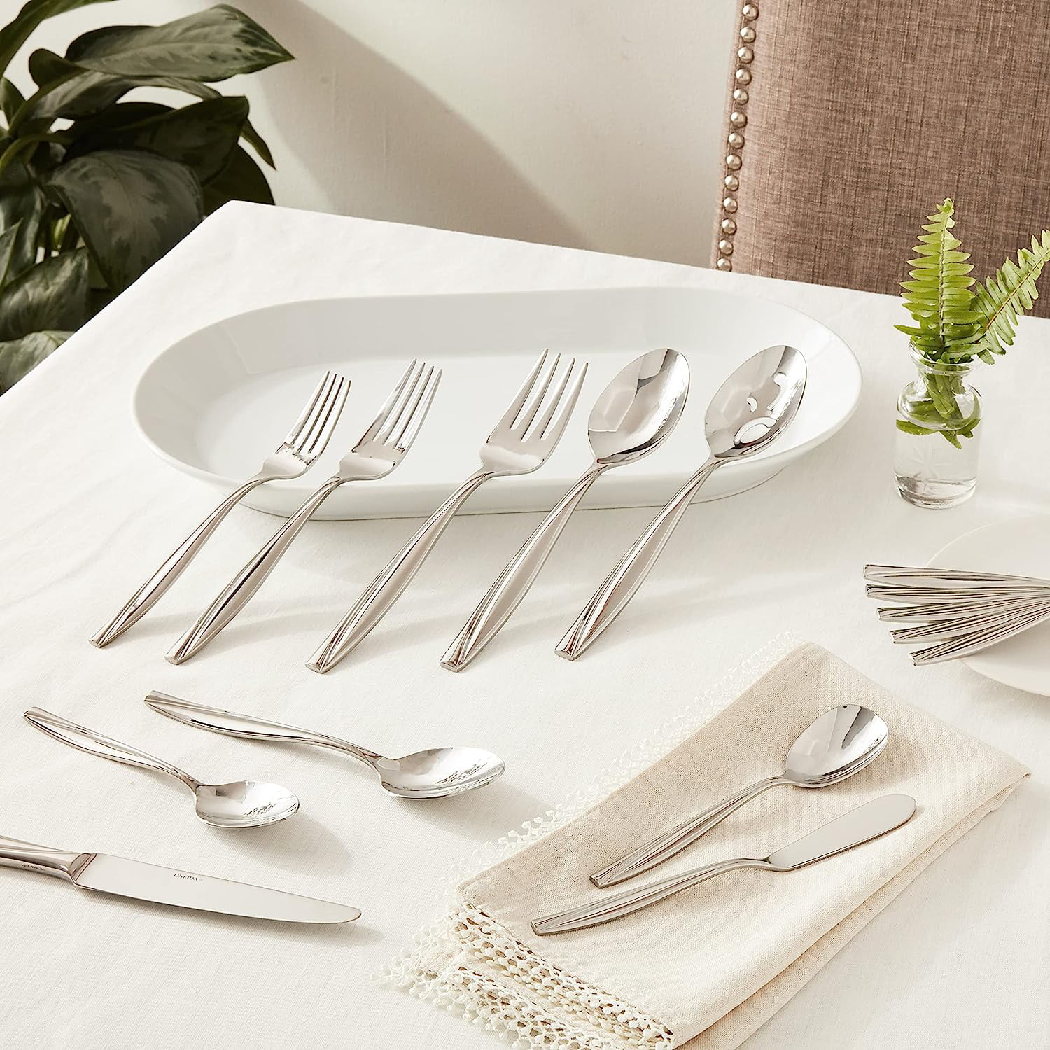 Oneida Camlynn Mirror 45-Piece 18/0 Stainless Steel Cutlery Flatware Set, Service for 8, Silver