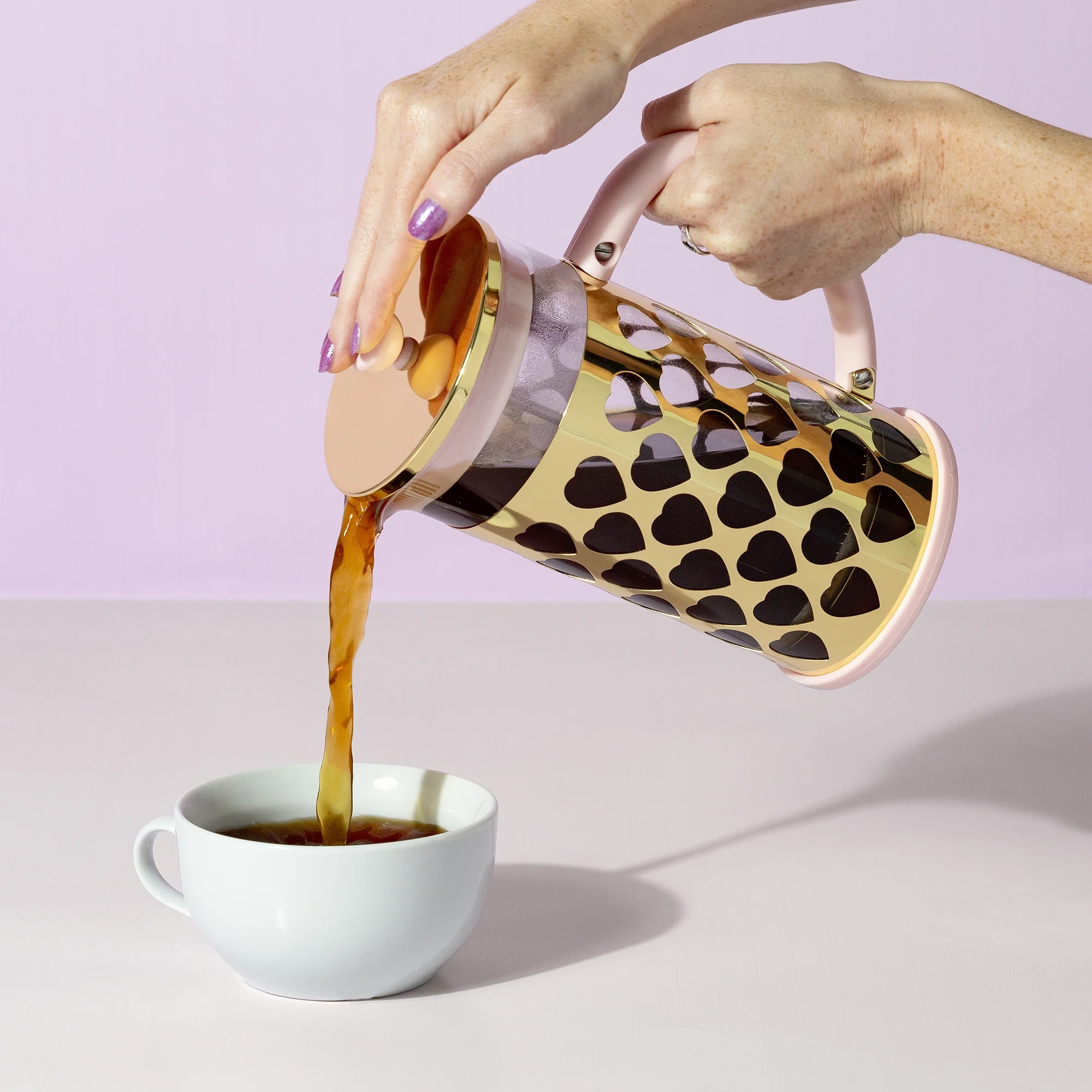 Paris Hilton French Press Coffee Maker with Heart Shaped Measuring Scoop, 34 Ounce, Pink