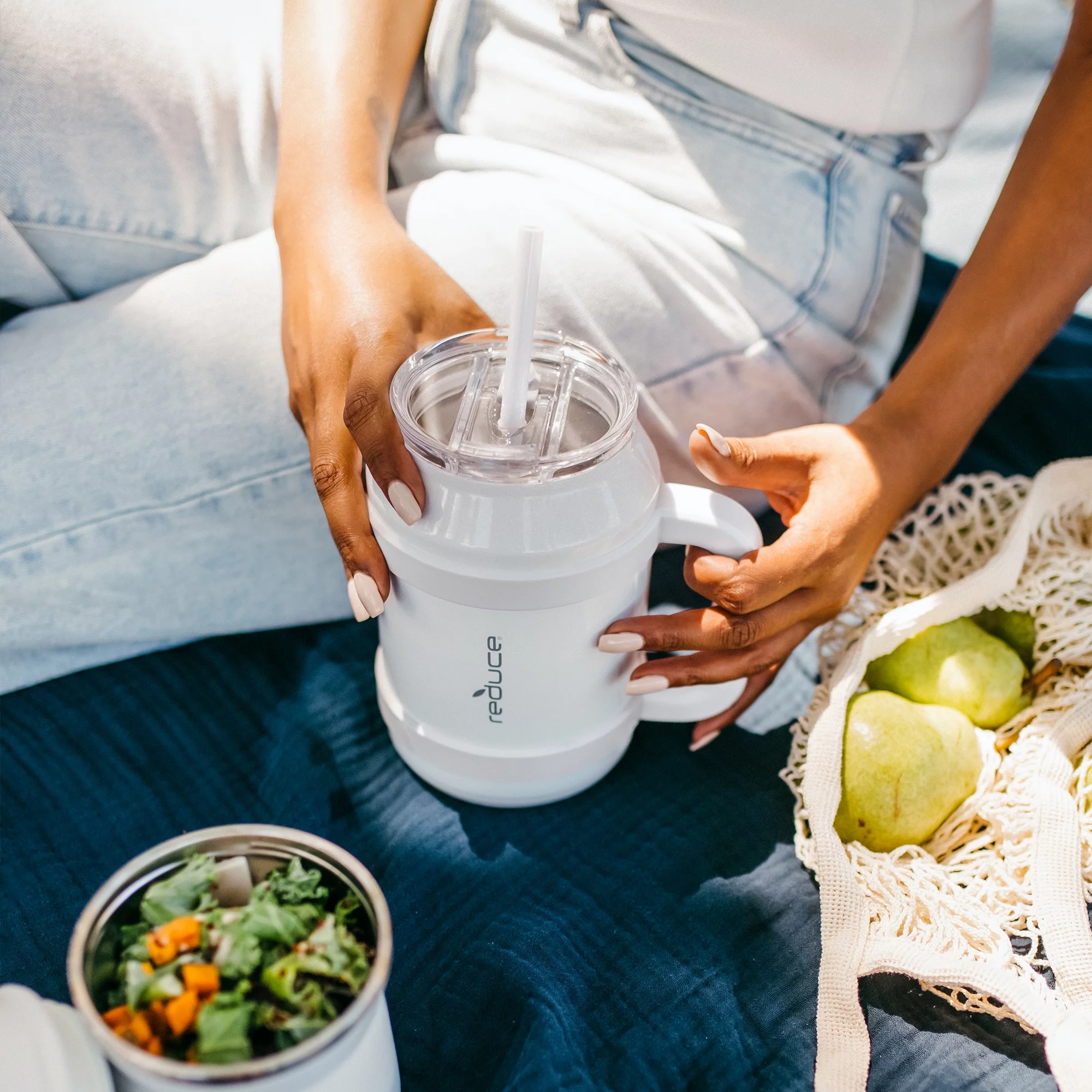 Reduce Vacuum Insulated Stainless Steel Cold1 Mug with Lid and Straw, White, 50 fl oz