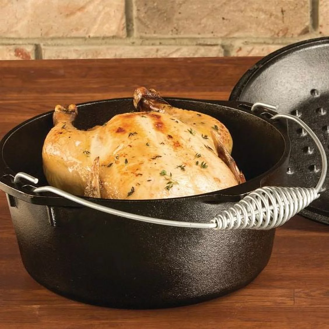 Lodge Cast Iron 5 Quart Seasoned Dutch Oven with Bail Handle