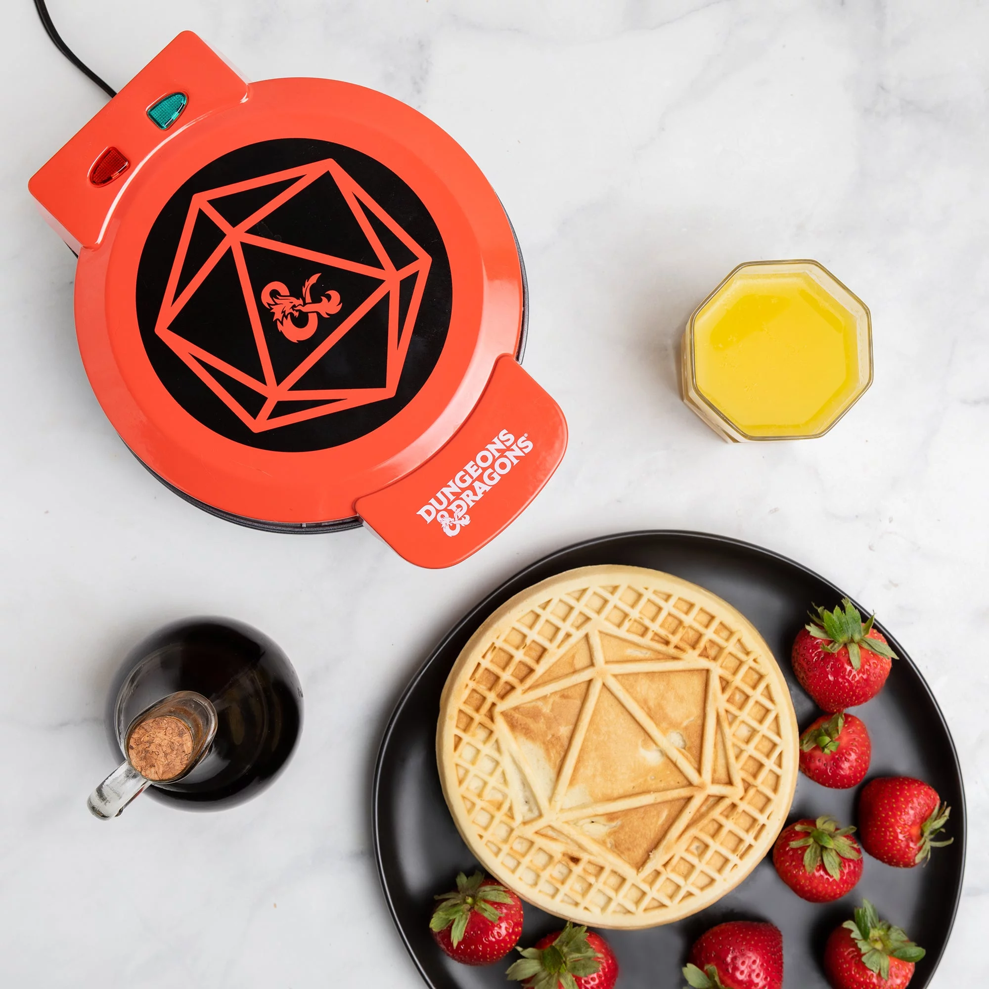 Uncanny Brands Dungeons & Dragons 20 Sided Die Waffle Maker