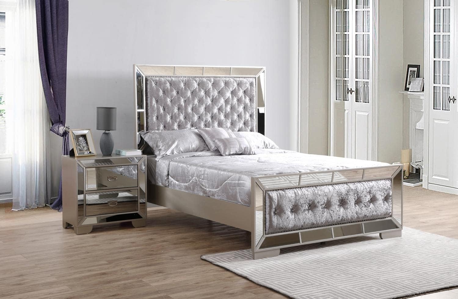 Indoor Home Decorative Modern Furniture Hollywood Hills Silver Champagne Queen Panel Beds