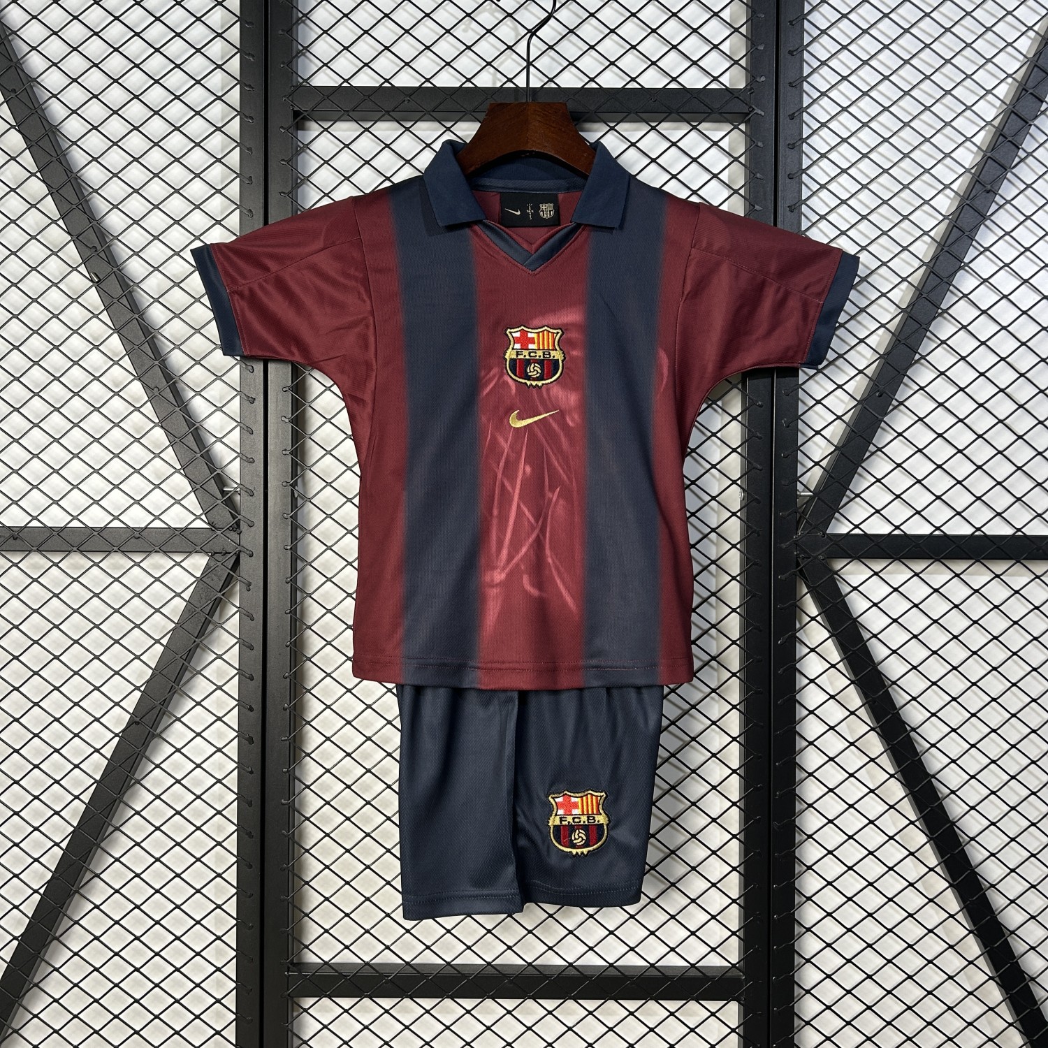 BarcelonaTravis Scott special kids jersey kit
