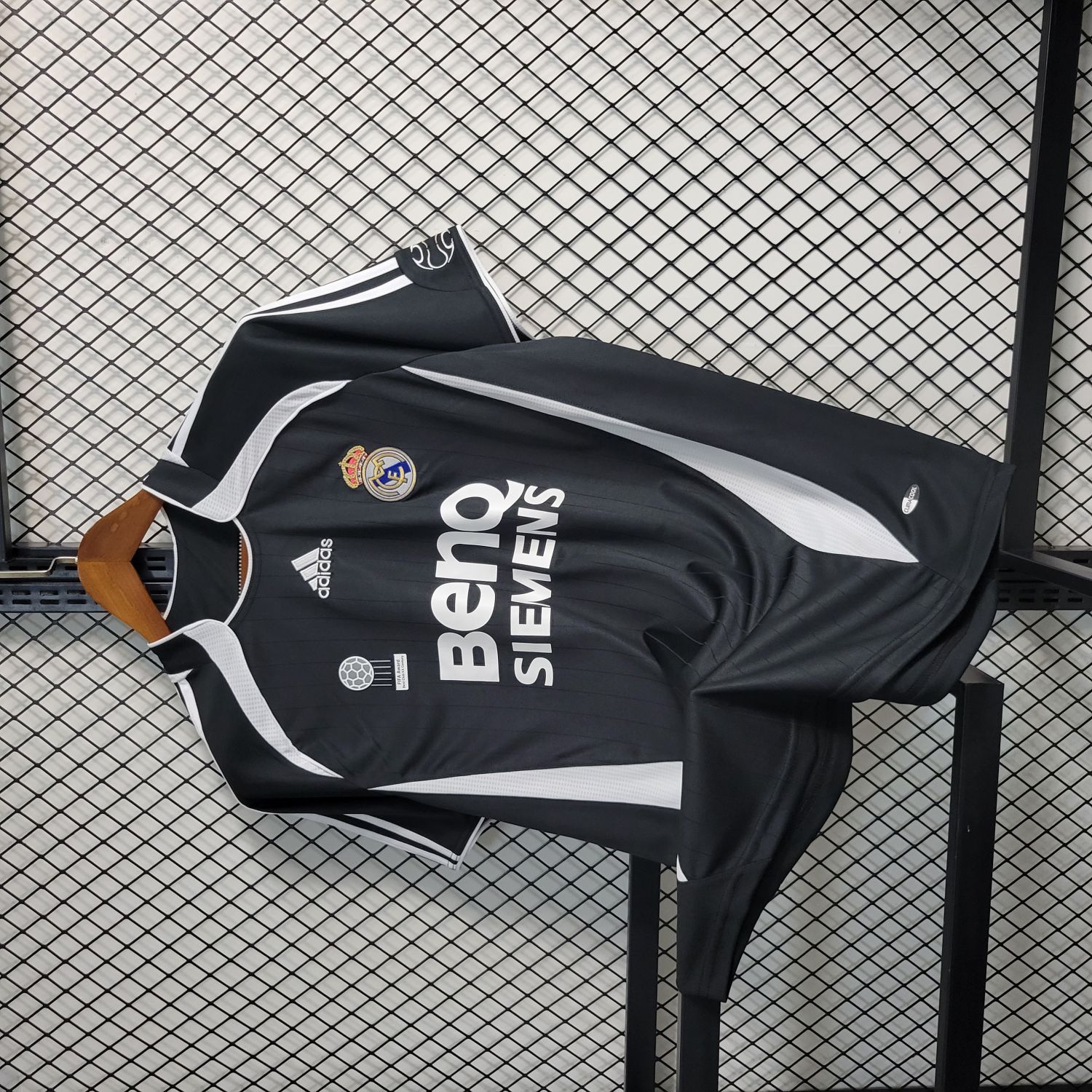 Real Madrid 06/07 Two Guest Retro jersey kit shirt